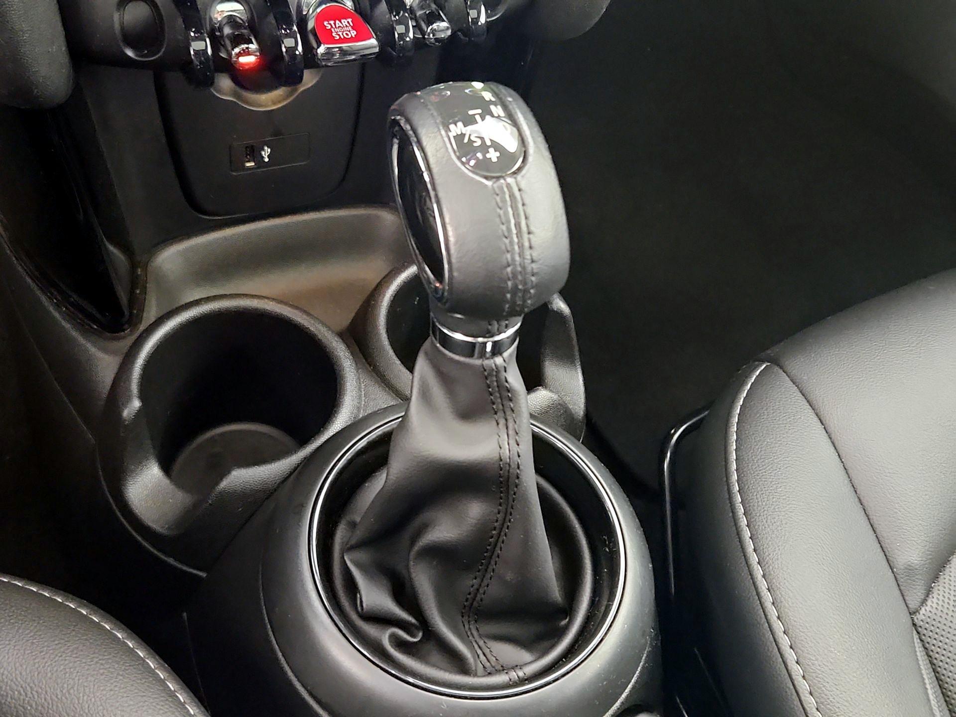Thumbnail: 2019 MINI Cooper Hardtop - 17
