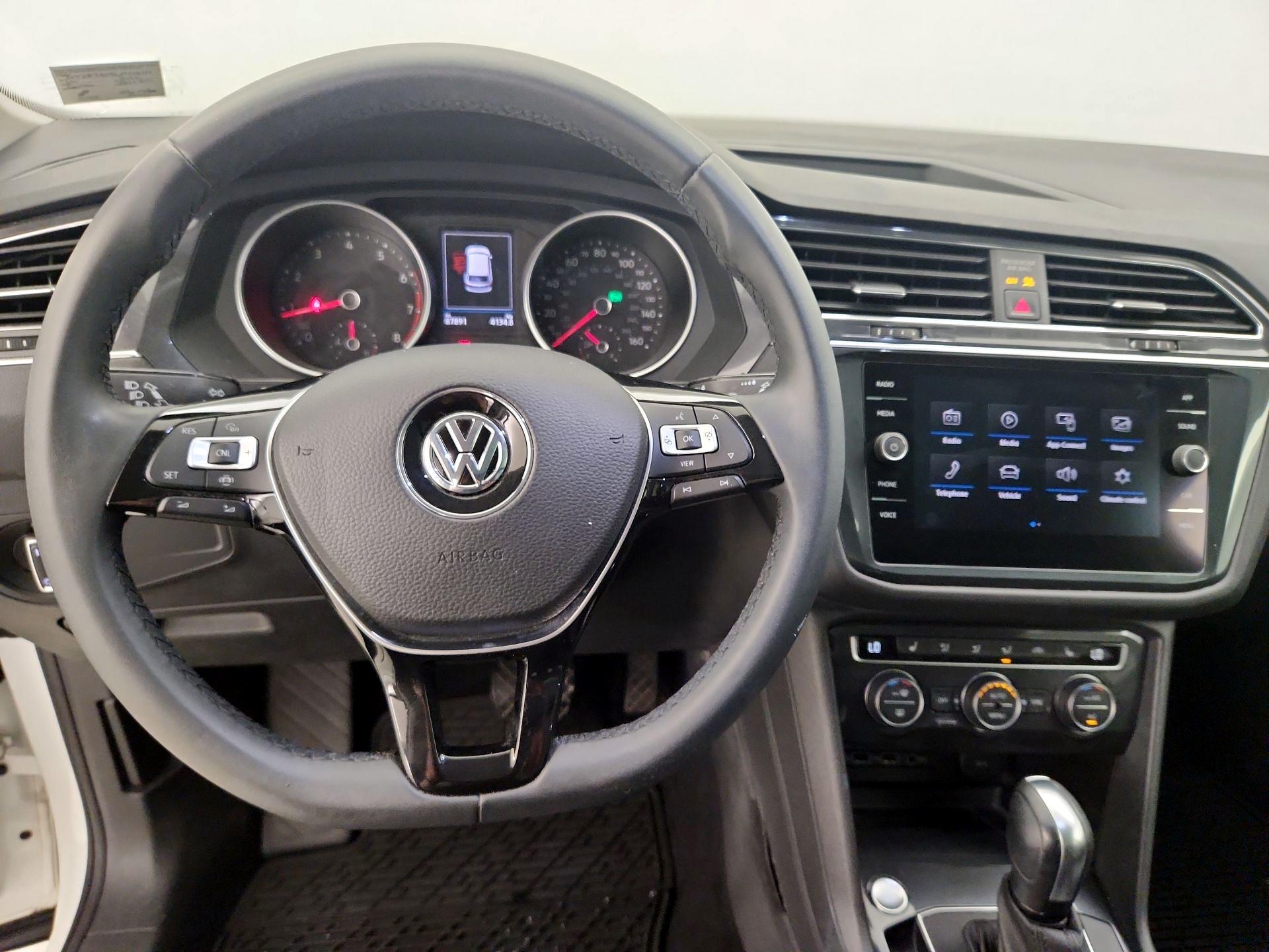 Thumbnail: 2020 Volkswagen Tiguan - 10