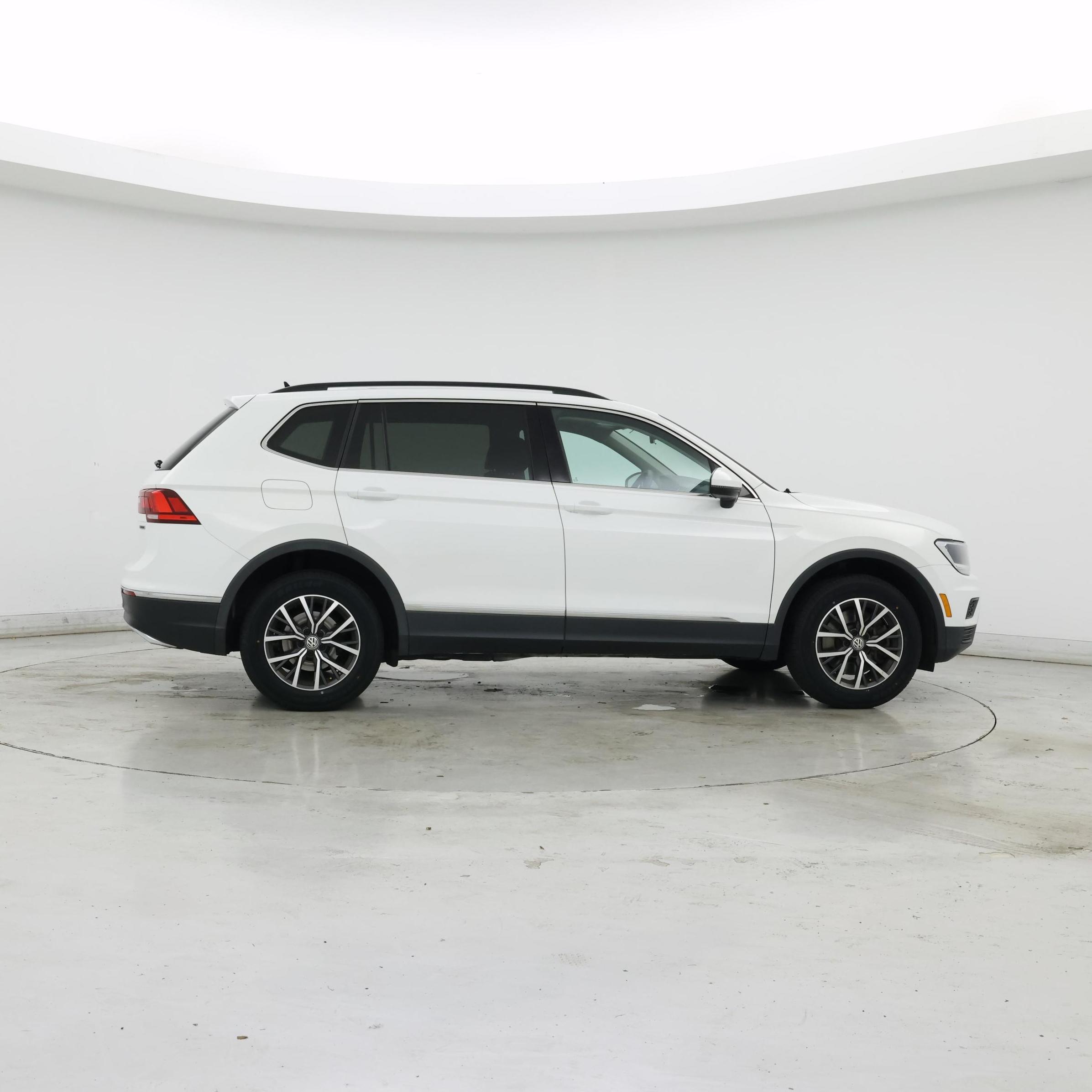 Thumbnail: 2020 Volkswagen Tiguan - 7