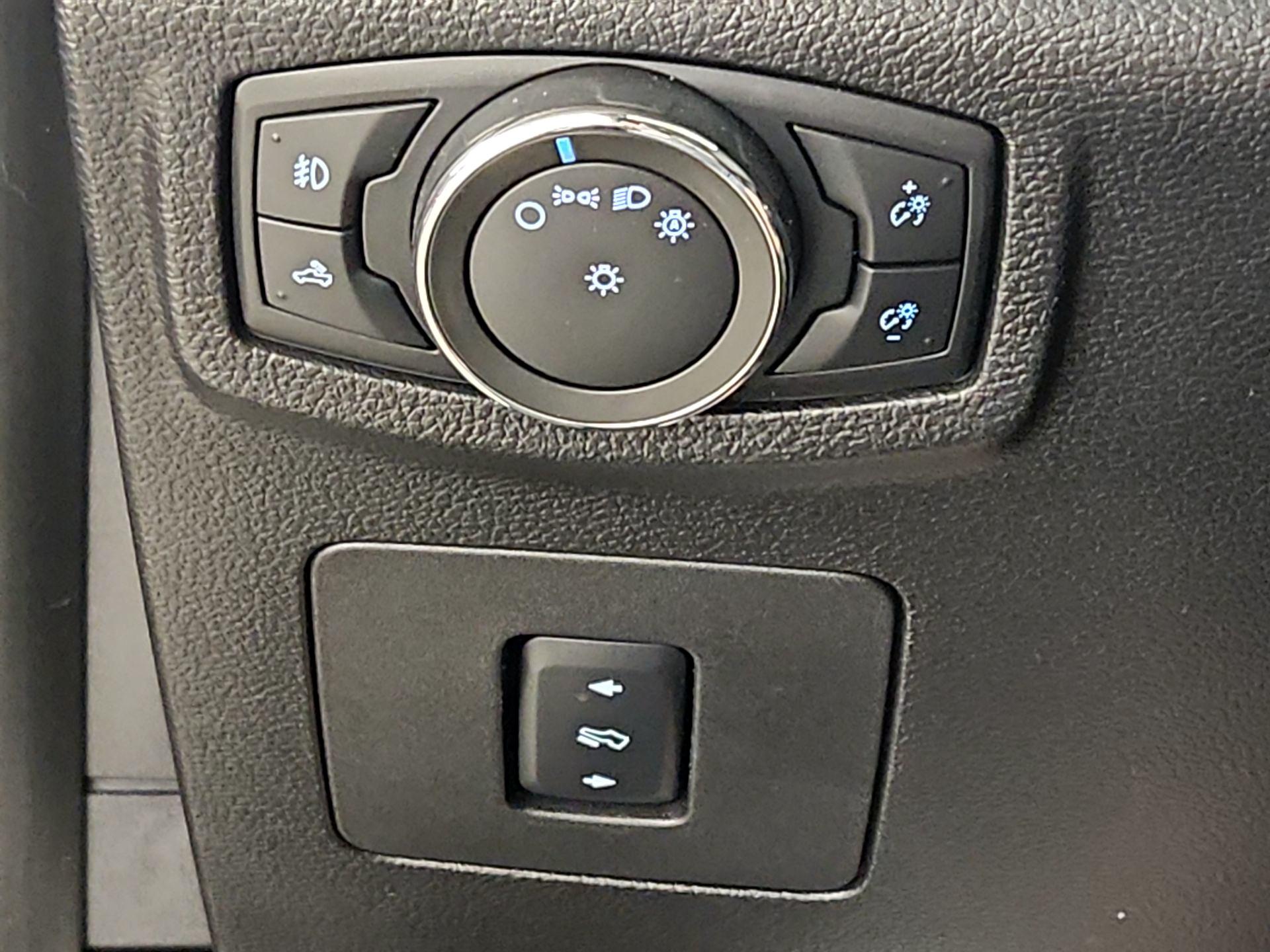 Thumbnail: 2016 Ford F-150 - 13