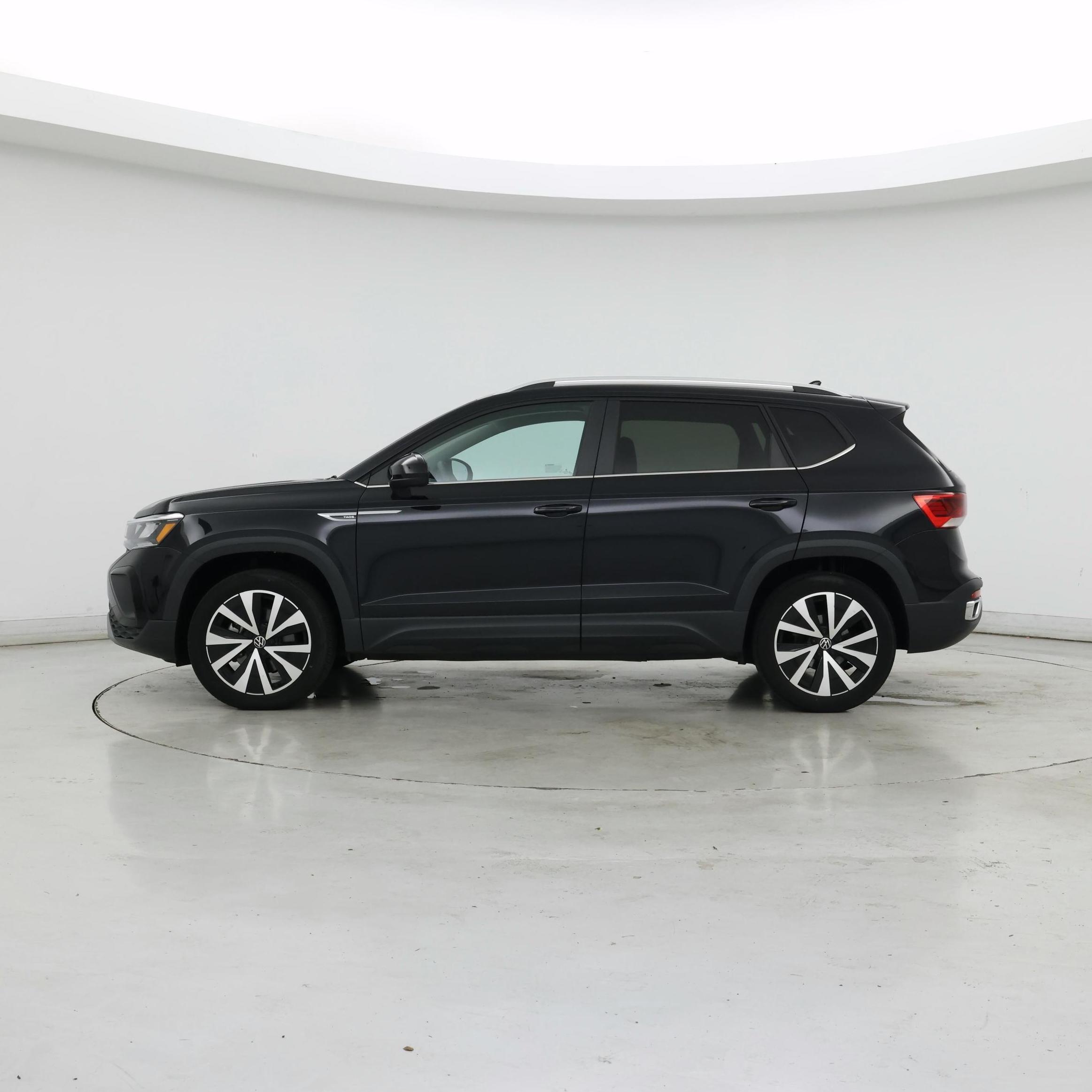 Thumbnail: 2022 Volkswagen Taos - 3