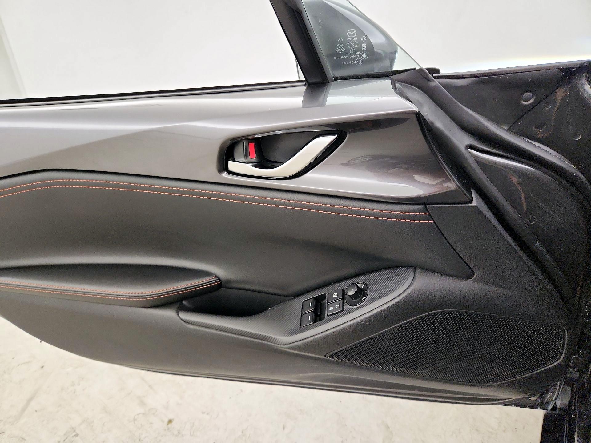 Thumbnail: 2022 Mazda MX-5 Miata - 12