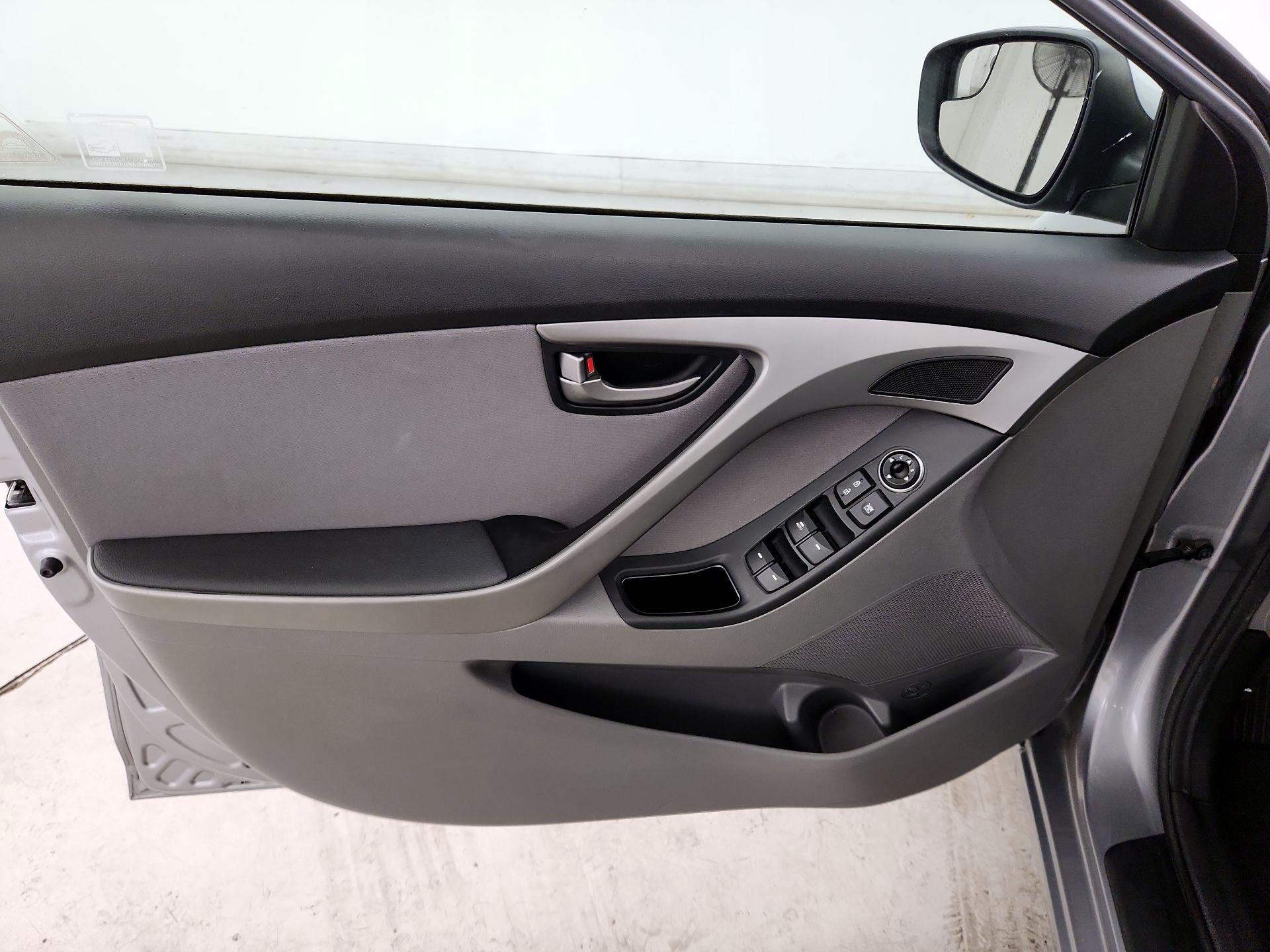 Thumbnail: 2015 Hyundai Elantra - 12