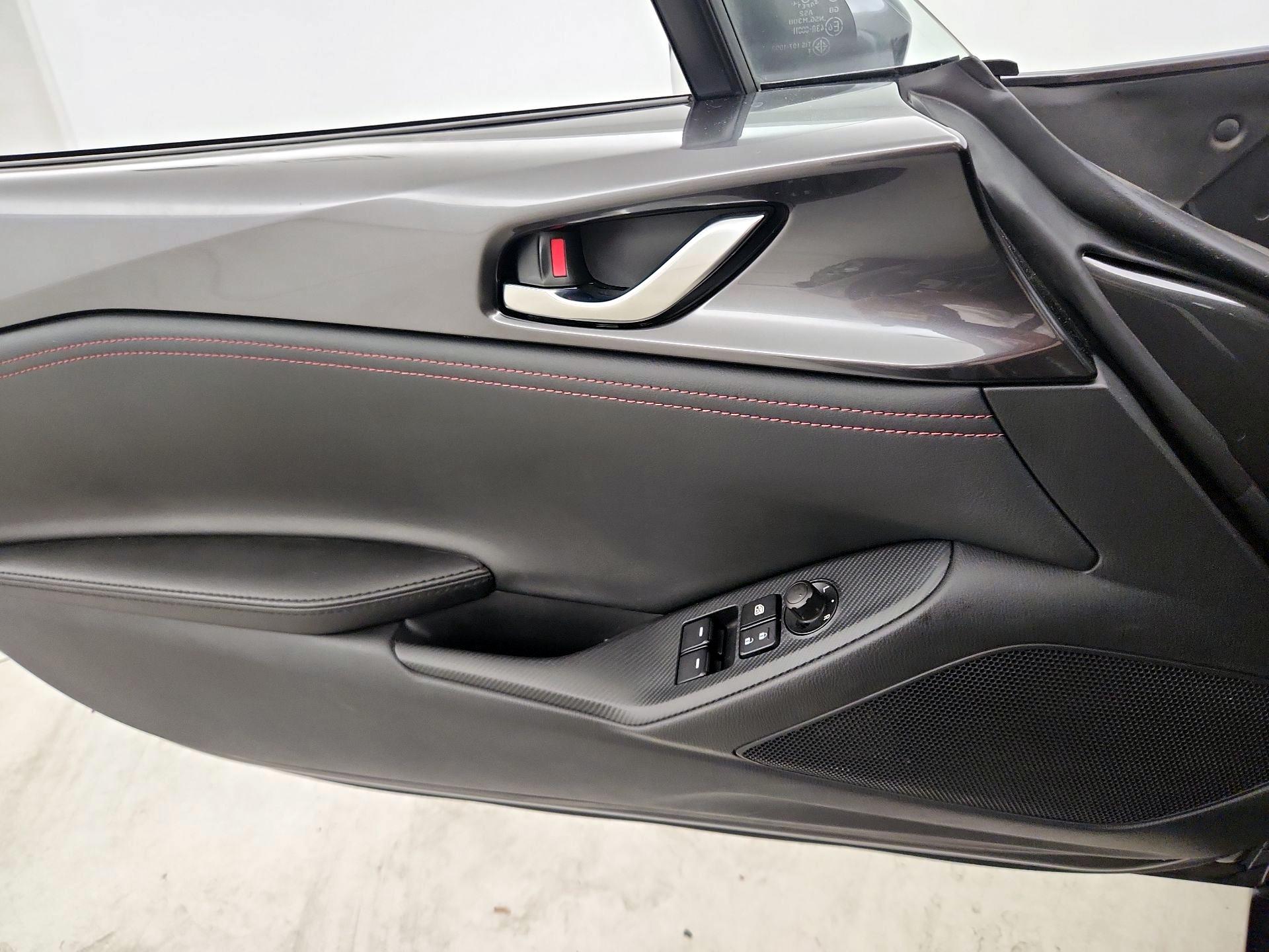 Thumbnail: 2017 Mazda MX-5 Miata - 12