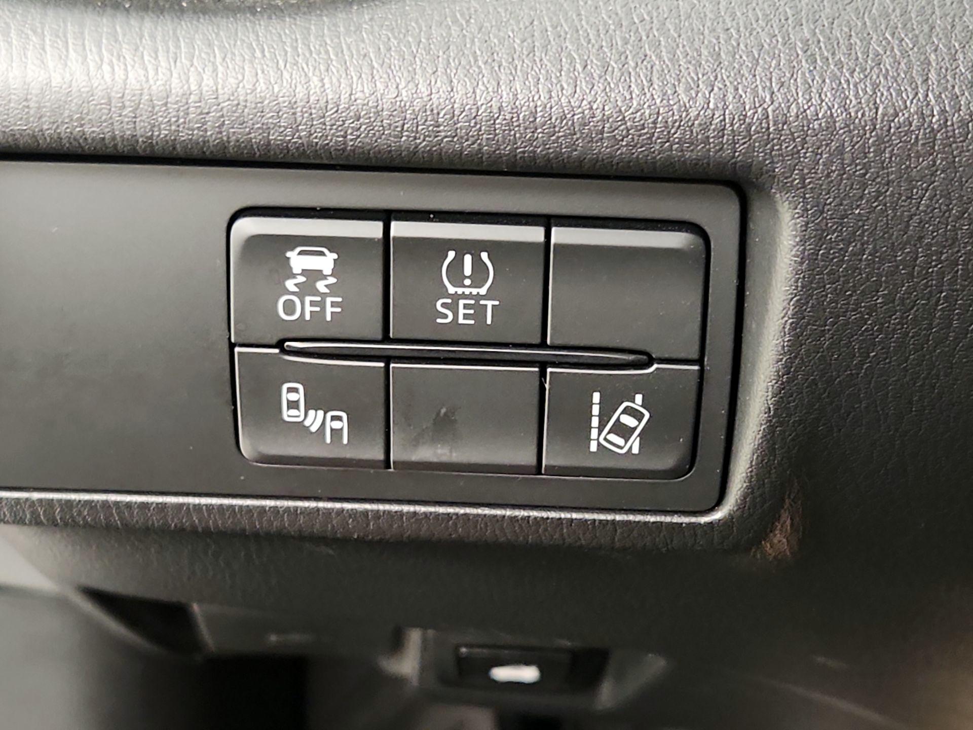 Thumbnail: 2017 Mazda MX-5 Miata - 13