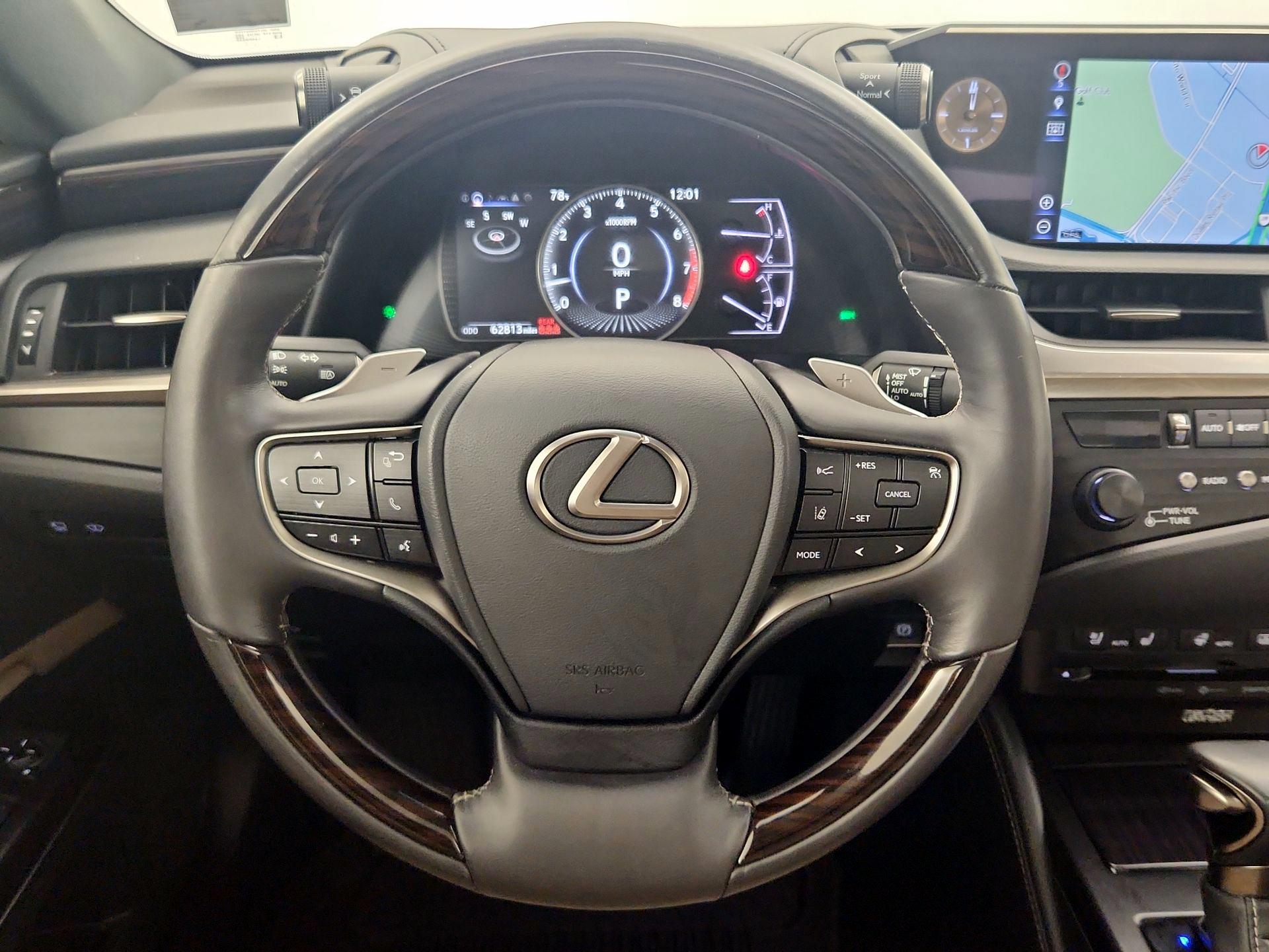 Thumbnail: 2019 Lexus ES - 10