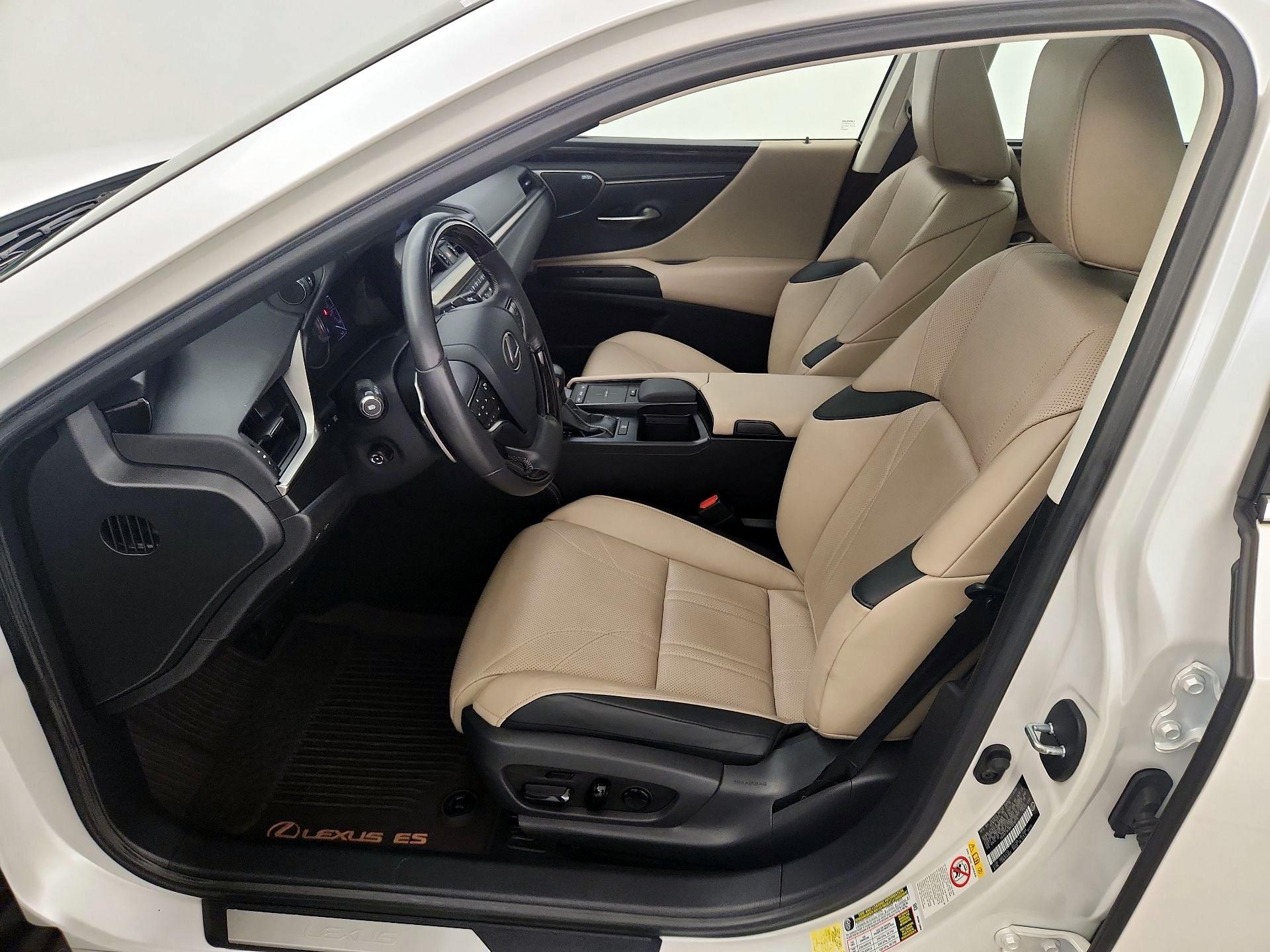 Thumbnail: 2019 Lexus ES - 11