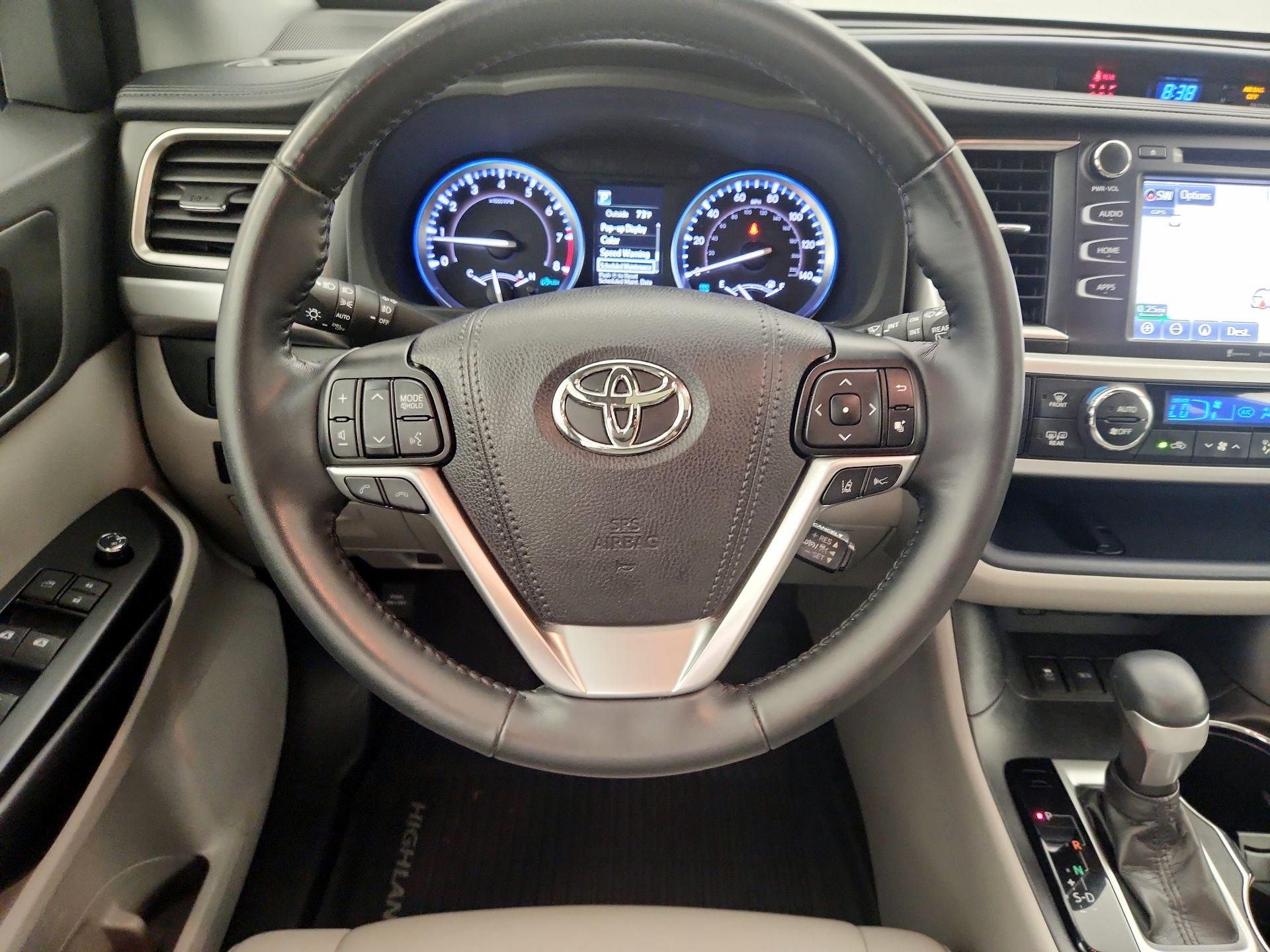 Thumbnail: 2019 Toyota Highlander - 10