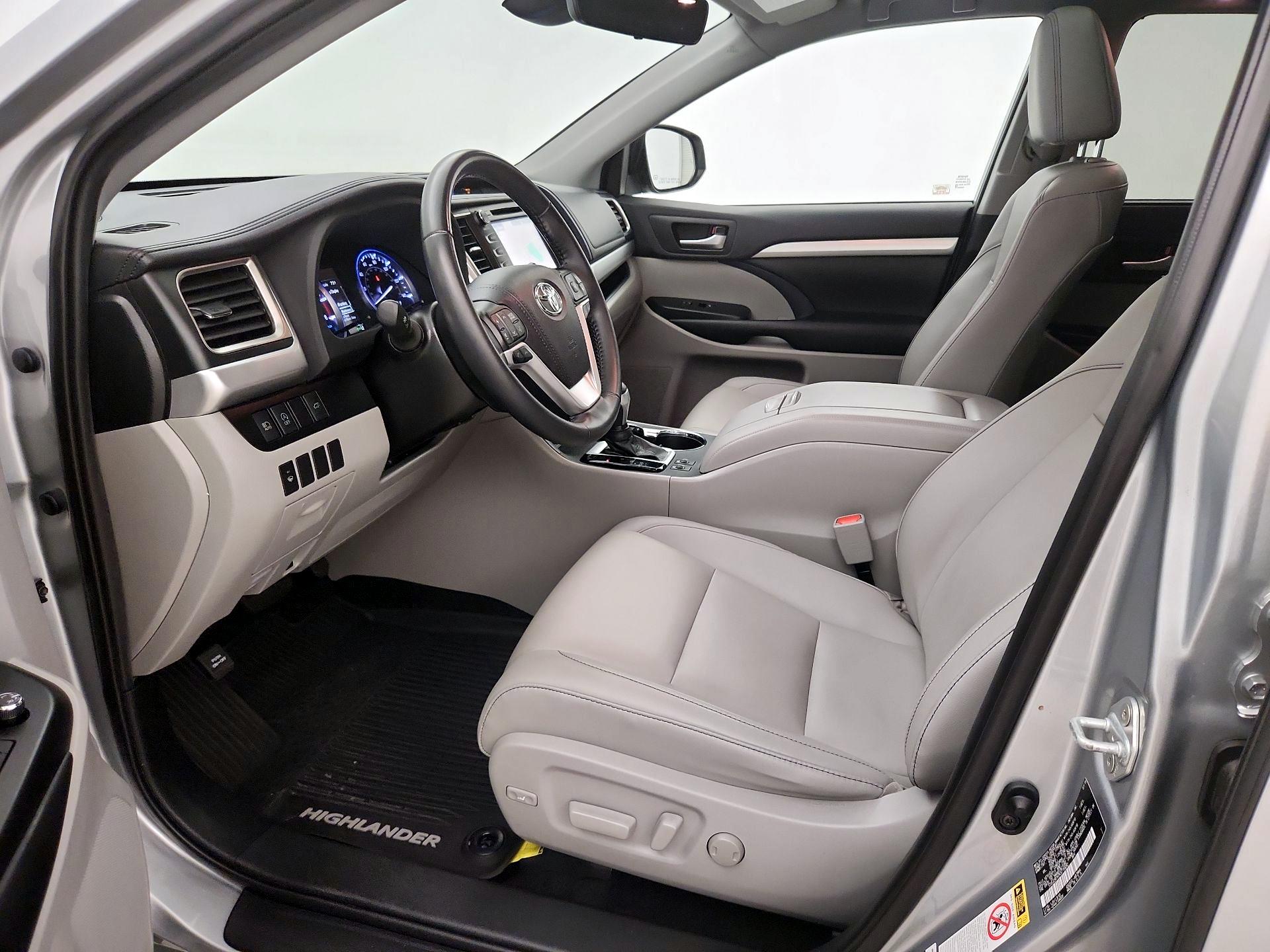 Thumbnail: 2019 Toyota Highlander - 11
