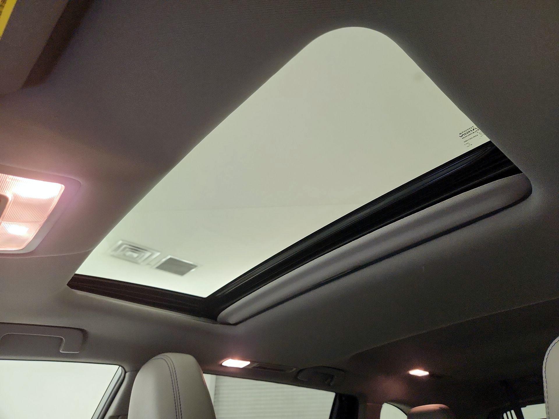 Thumbnail: 2019 Toyota Highlander - 20