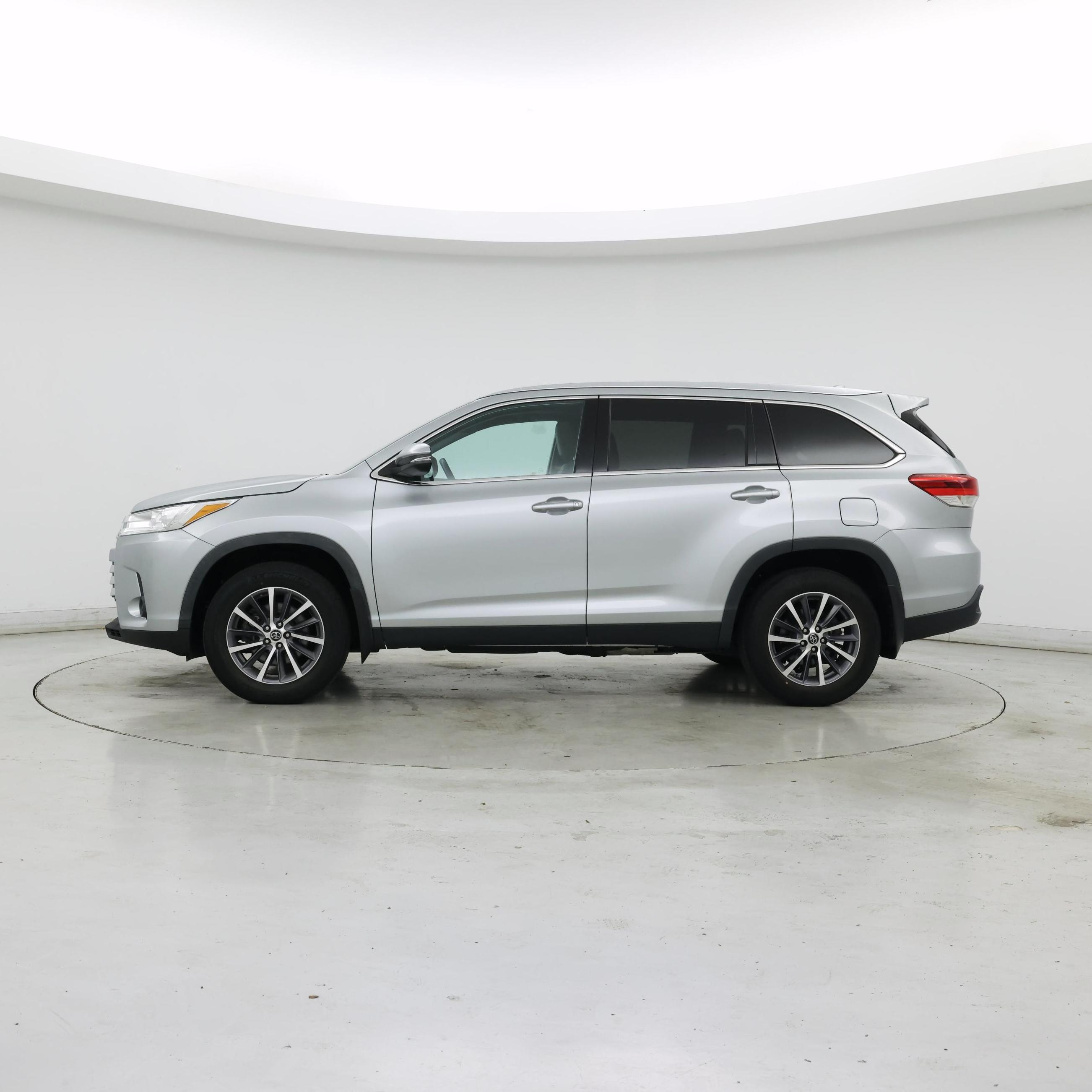 Thumbnail: 2019 Toyota Highlander - 3