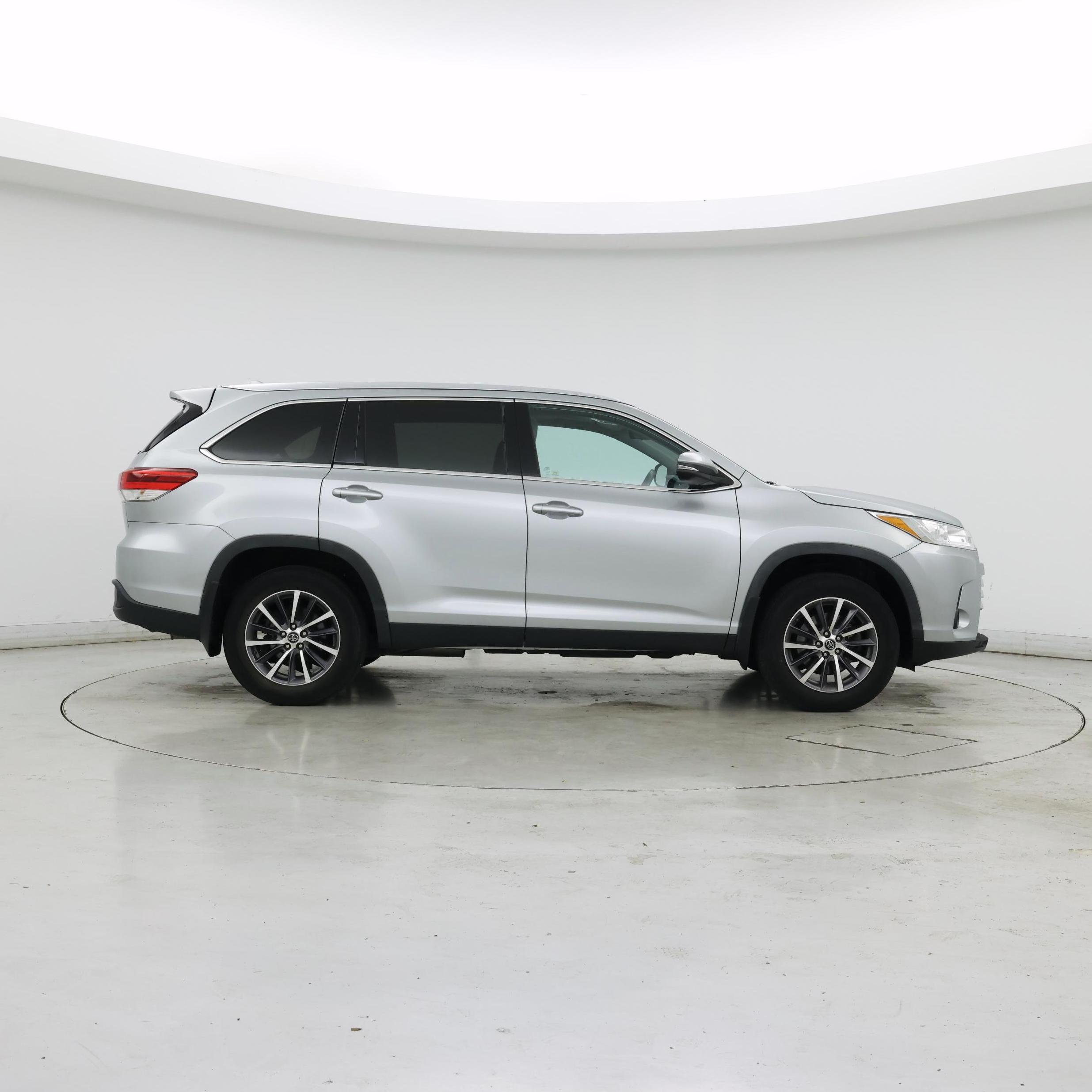 Thumbnail: 2019 Toyota Highlander - 7