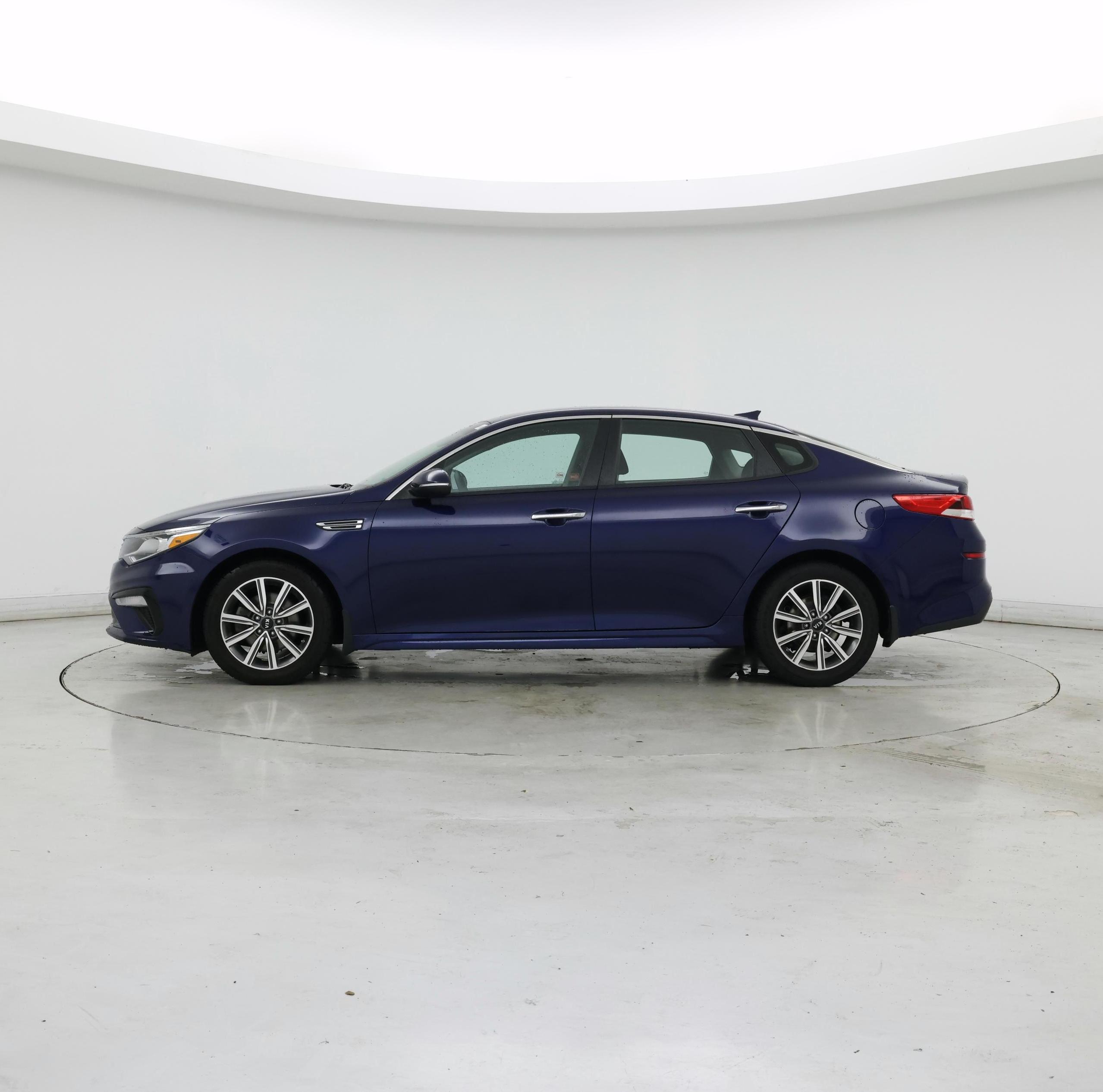 Thumbnail: 2019 Kia Optima - 3