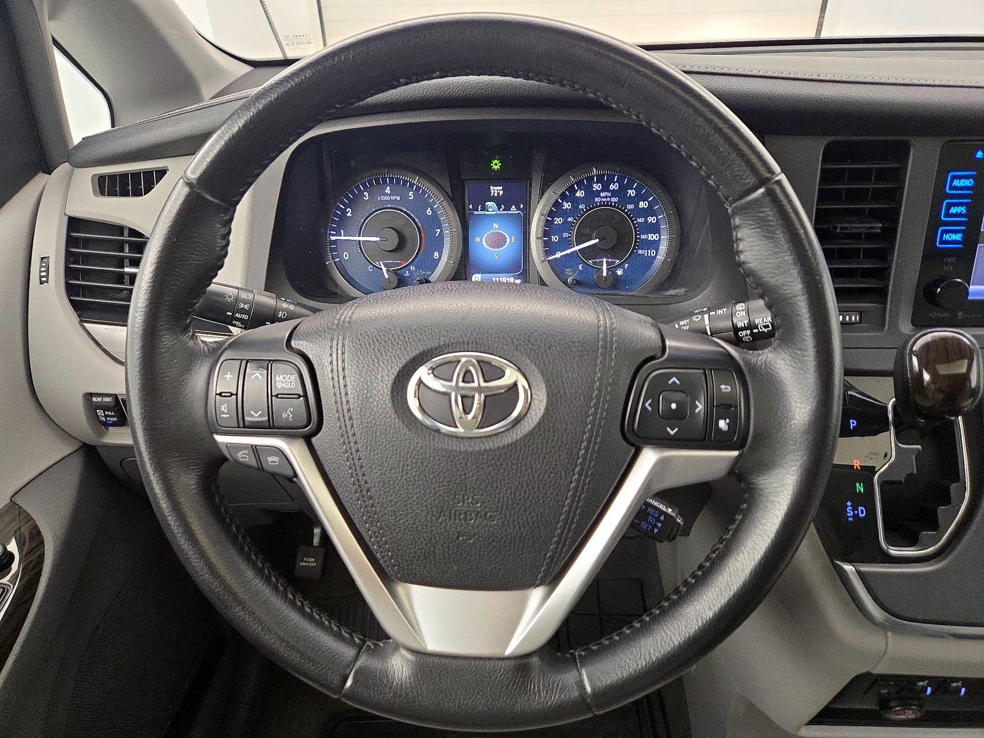 Thumbnail: 2015 Toyota Sienna - 10