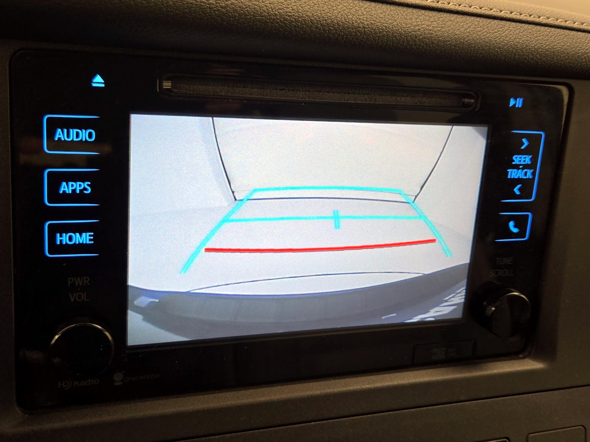Thumbnail: 2015 Toyota Sienna - 14
