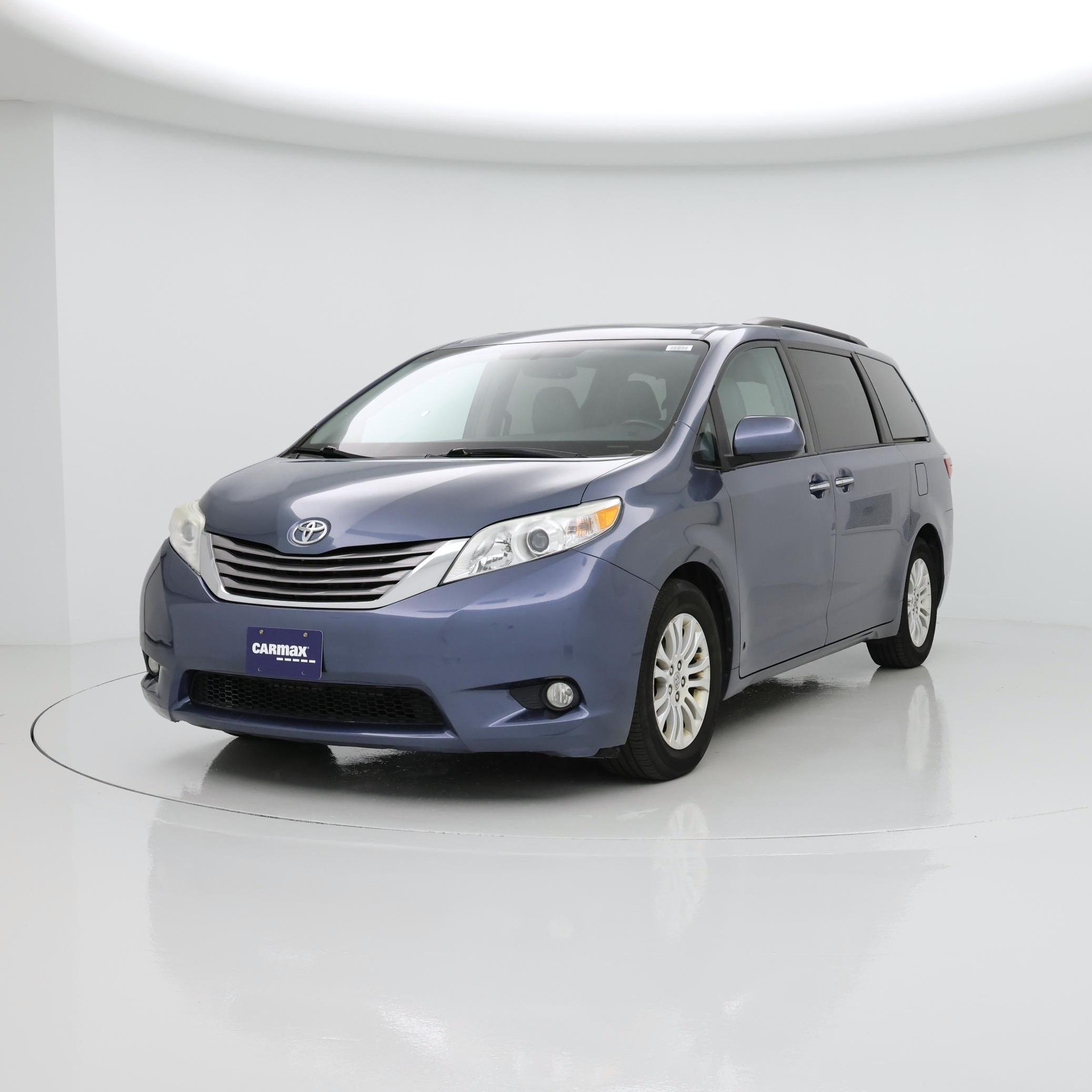 Thumbnail: 2015 Toyota Sienna - 4