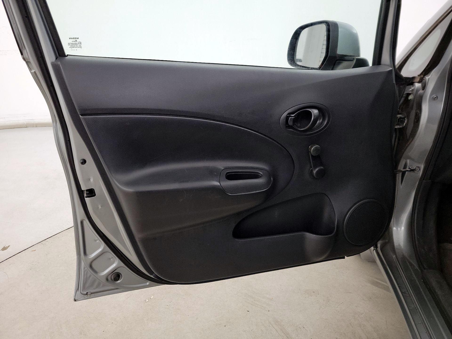 Thumbnail: 2014 Nissan Versa Note - 12