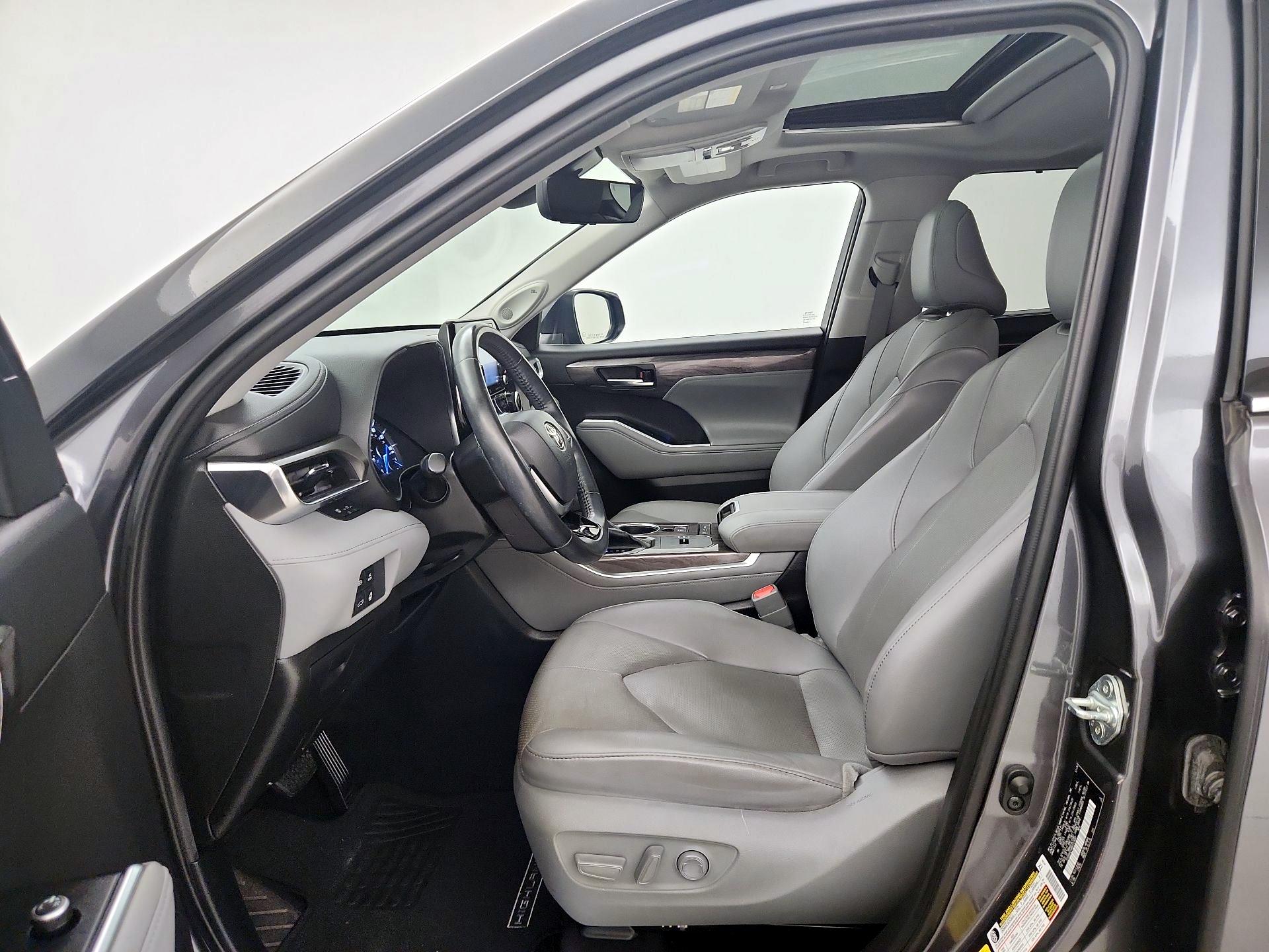 Thumbnail: 2021 Toyota Highlander - 11