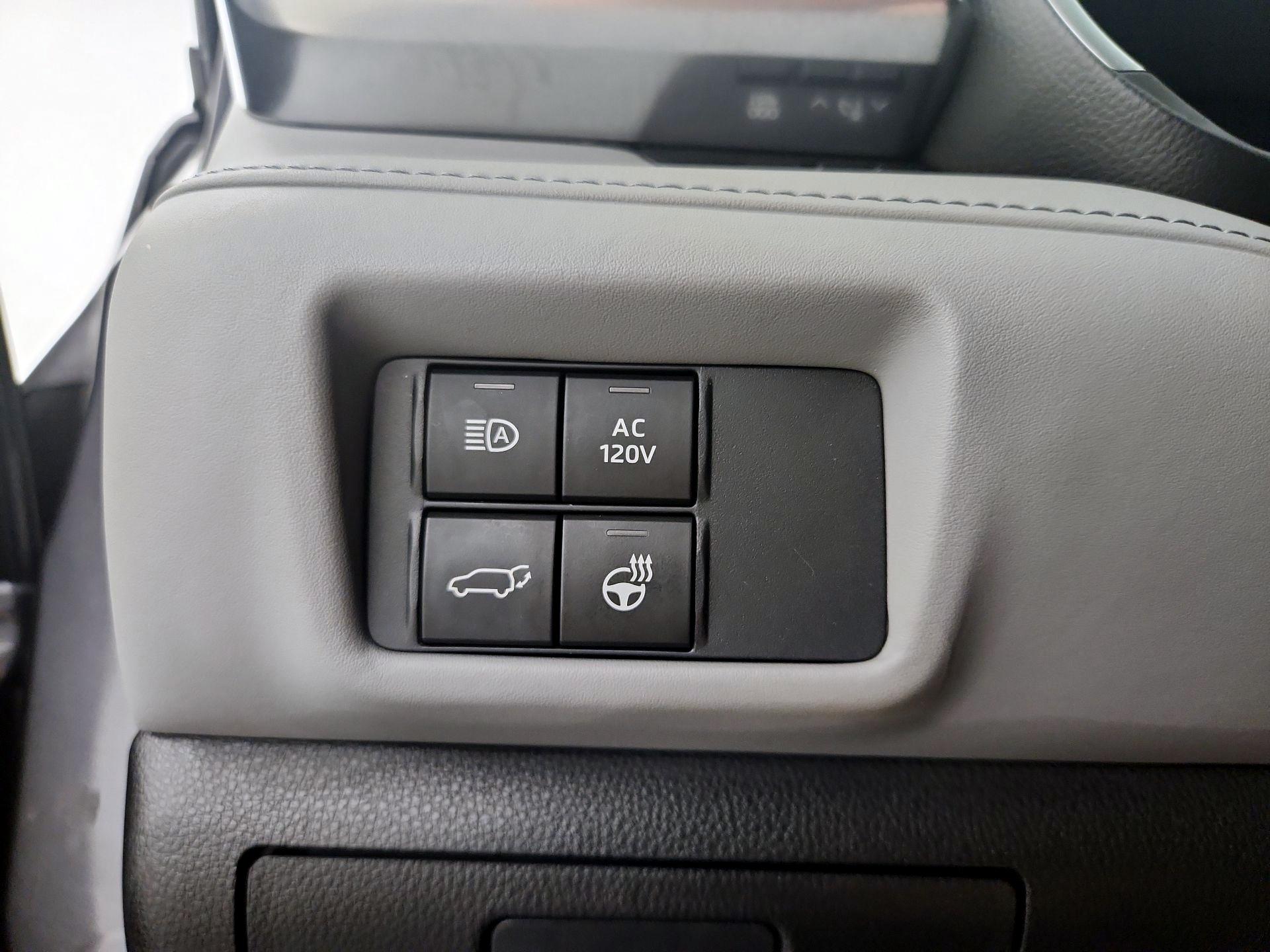 Thumbnail: 2021 Toyota Highlander - 13