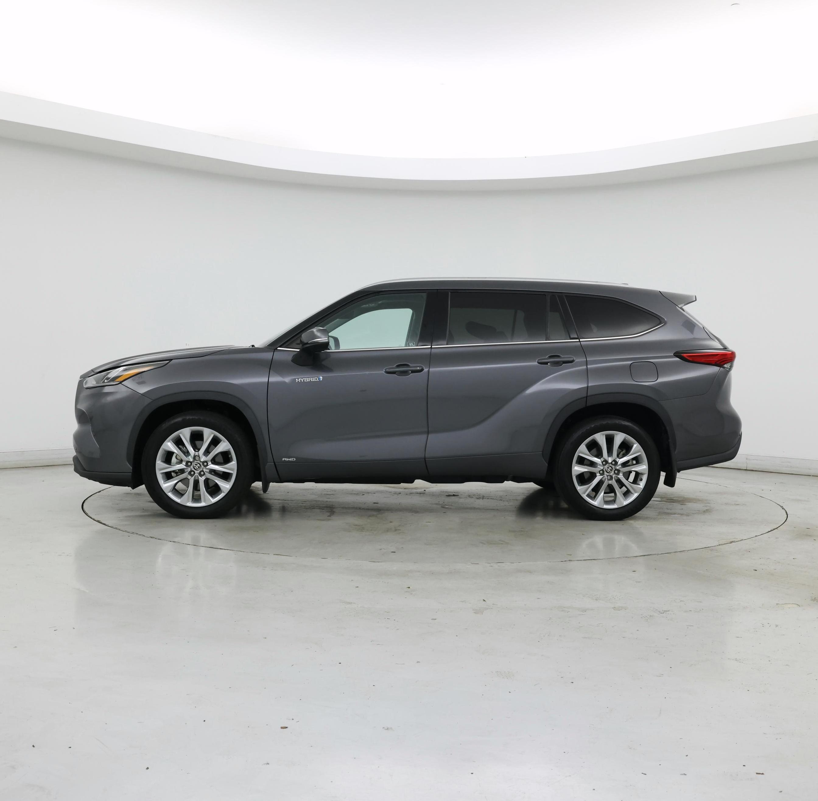 Thumbnail: 2021 Toyota Highlander - 3