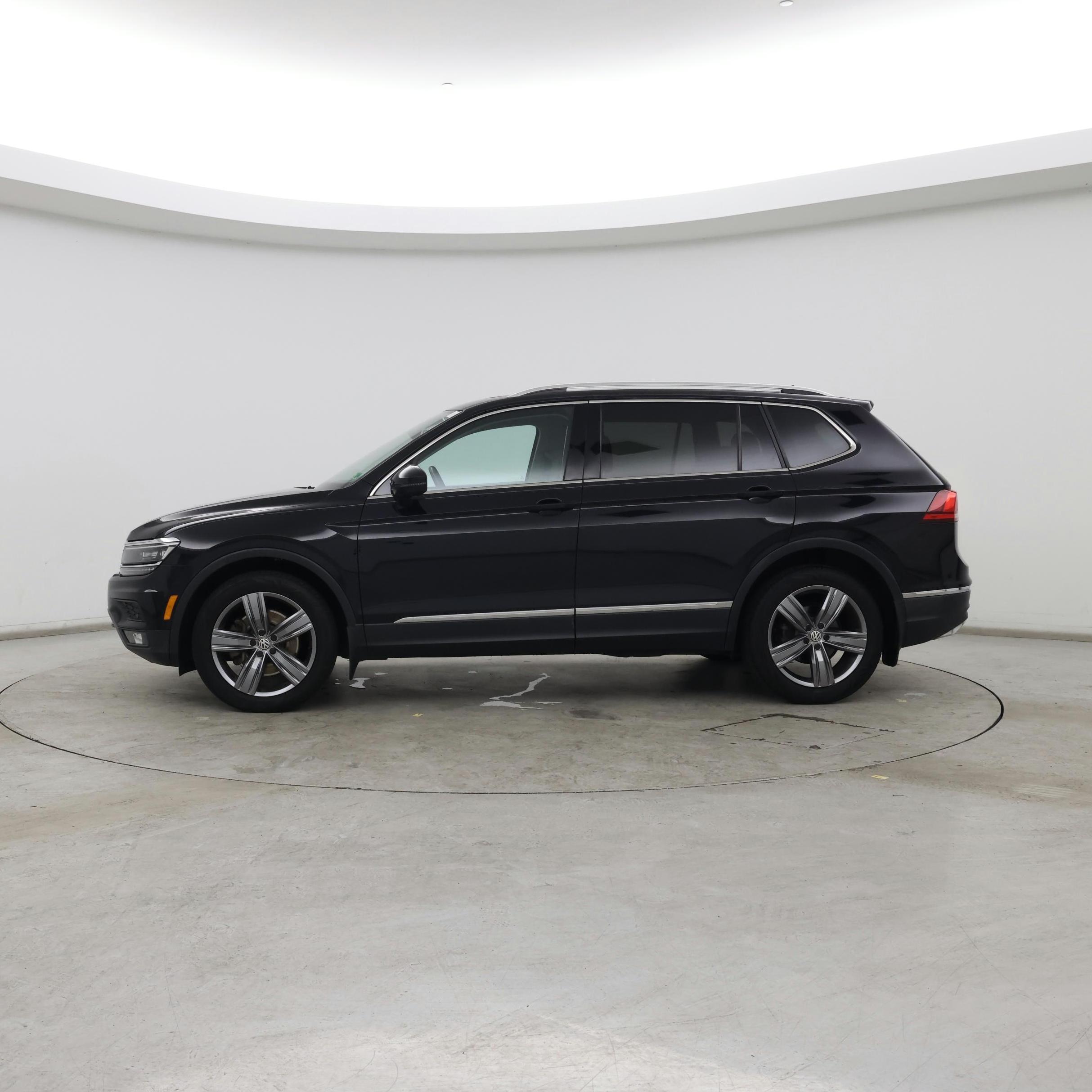 Thumbnail: 2018 Volkswagen Tiguan - 3