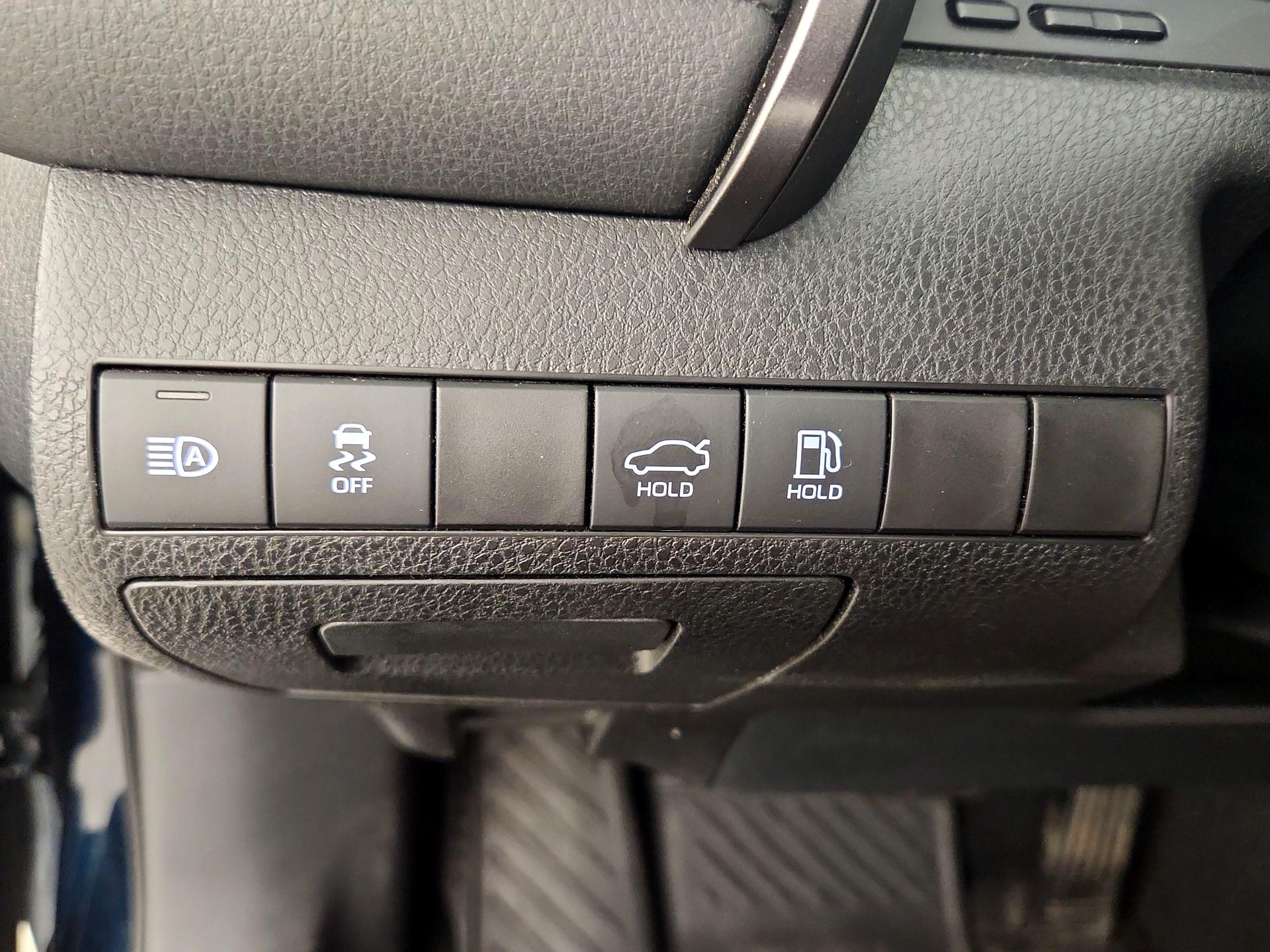 Thumbnail: 2020 Toyota Camry - 13