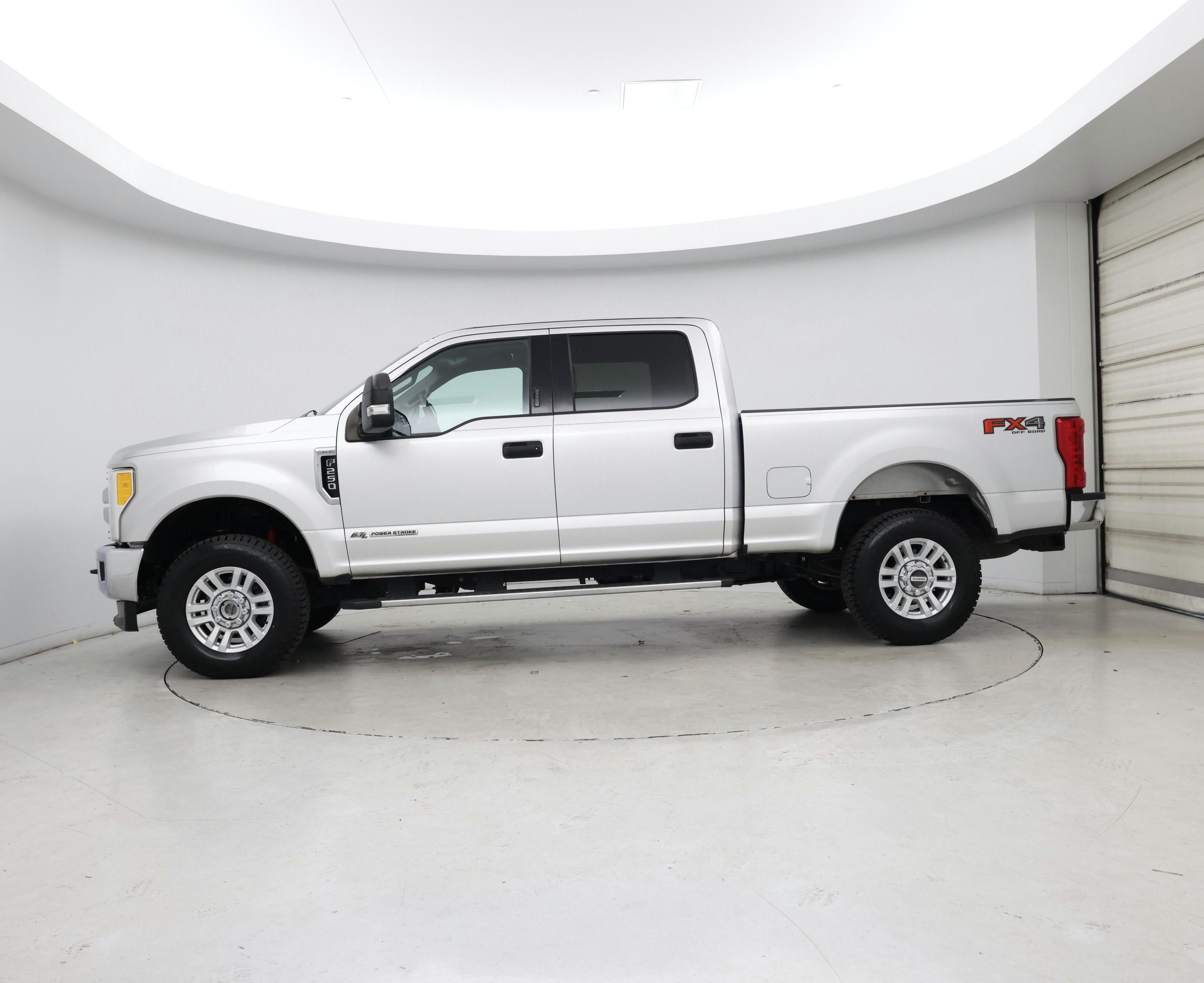 Thumbnail: 2017 Ford F-250 - 3