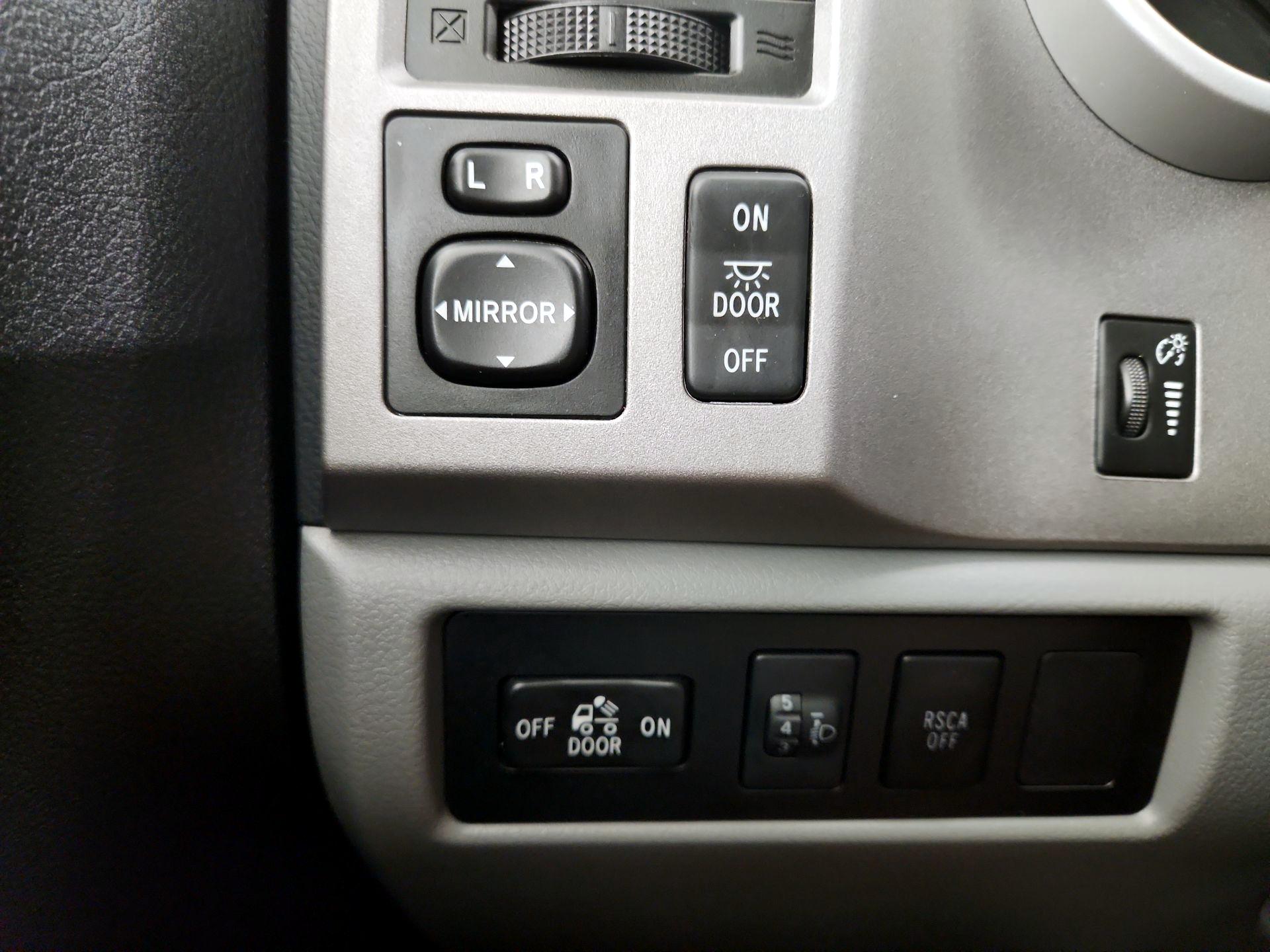 Thumbnail: 2013 Toyota Tundra - 13