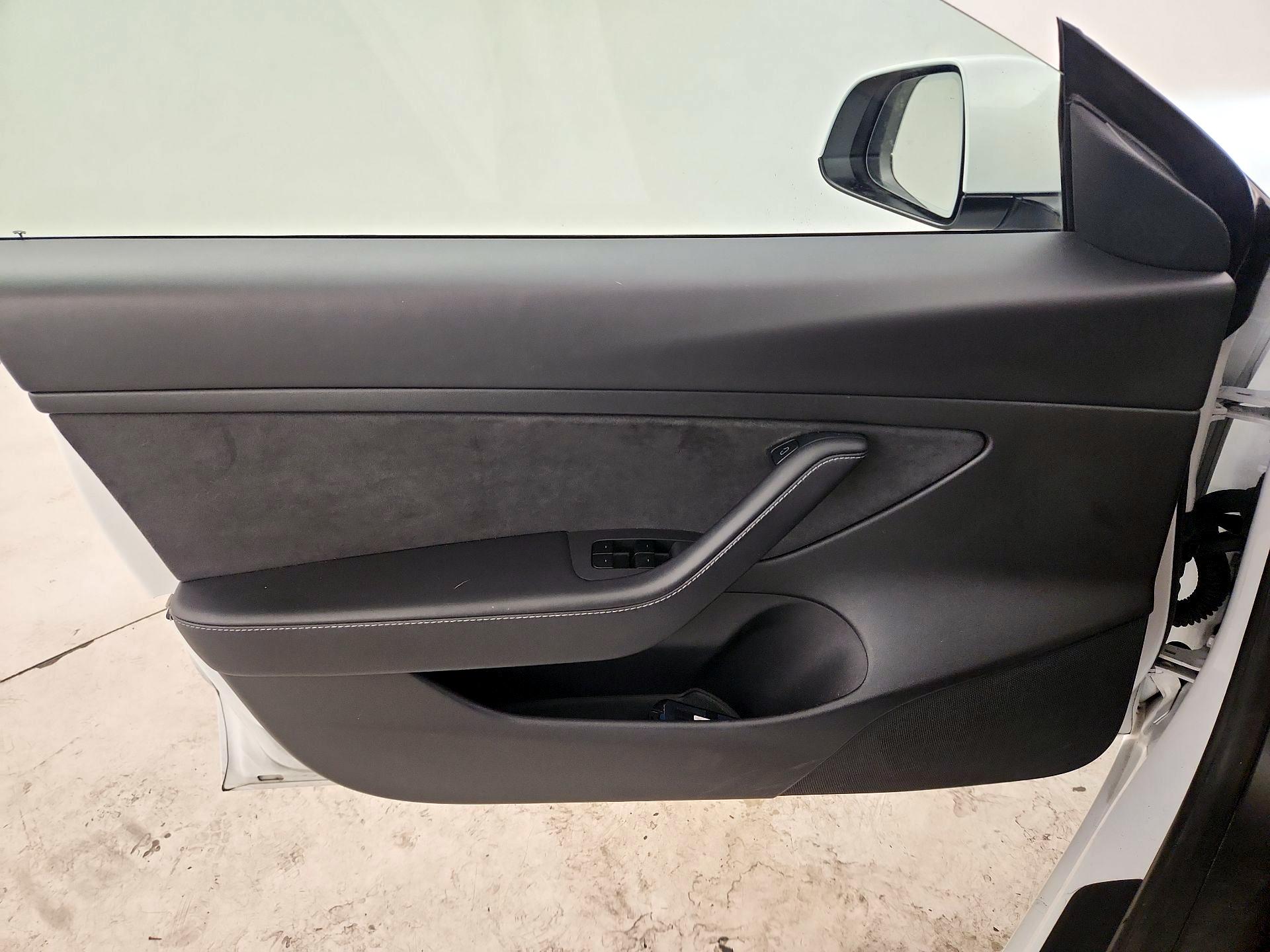 Thumbnail: 2021 Tesla Model 3 - 12