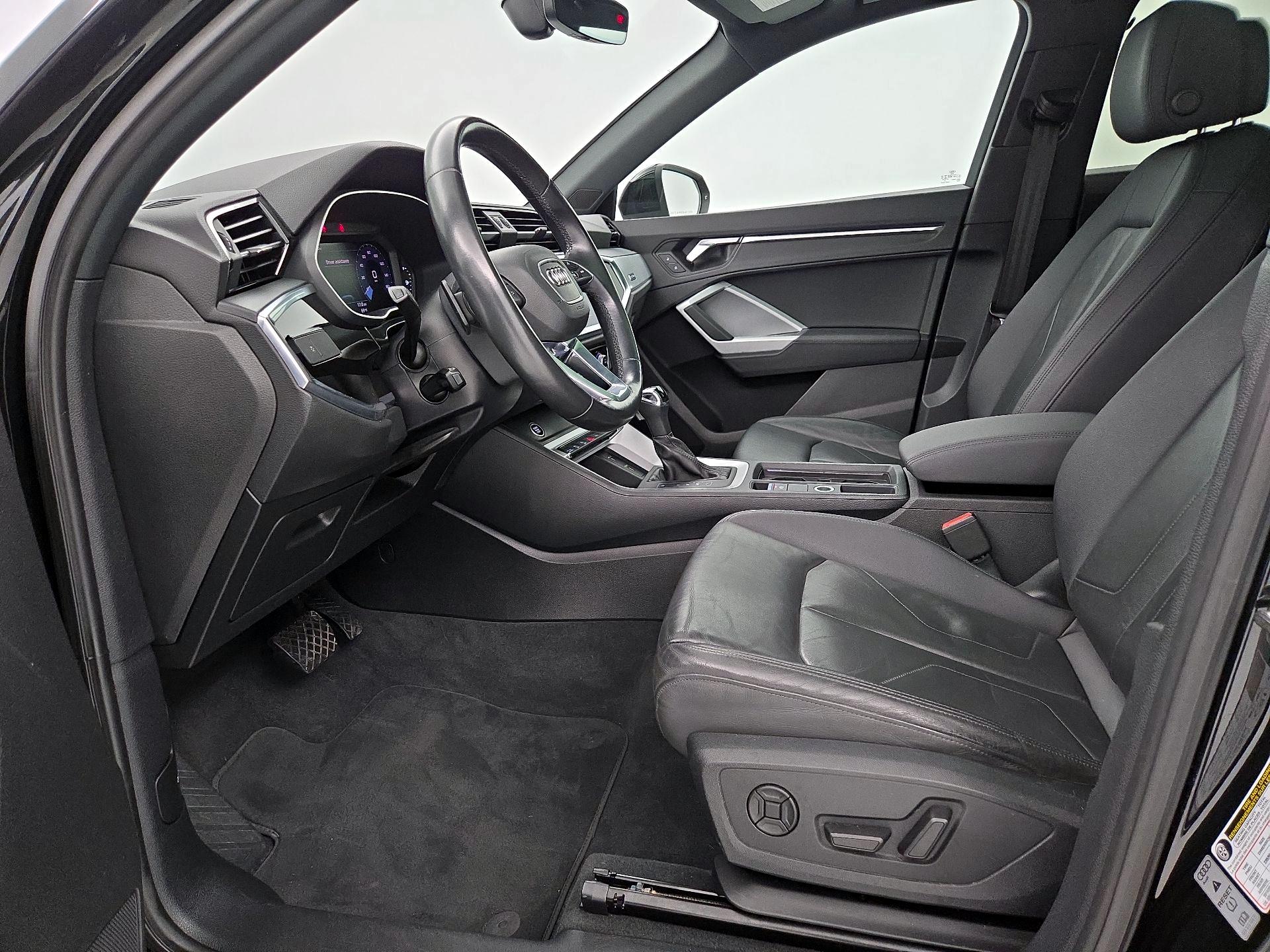 Thumbnail: 2021 Audi Q3 - 11