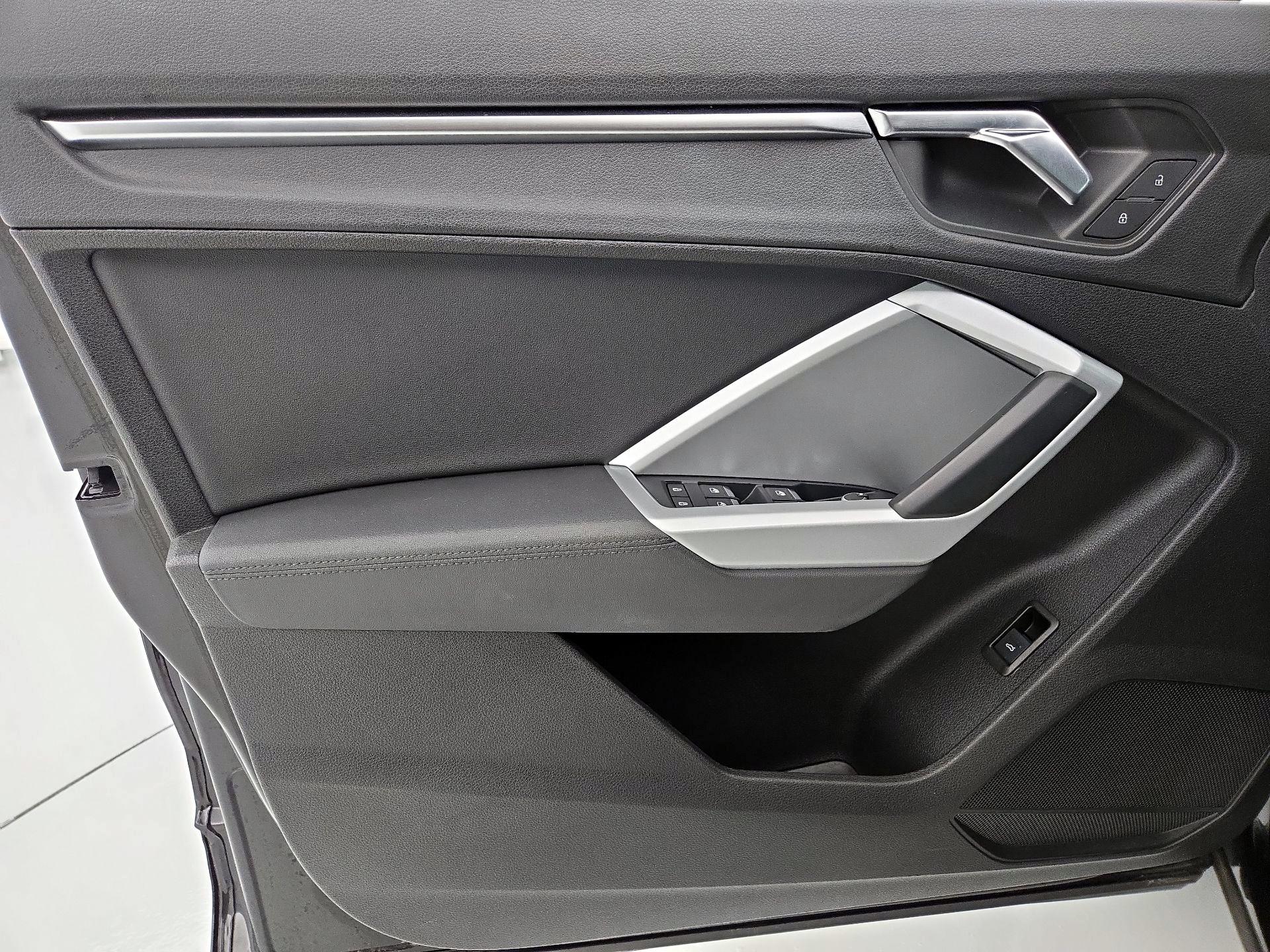 Thumbnail: 2021 Audi Q3 - 12