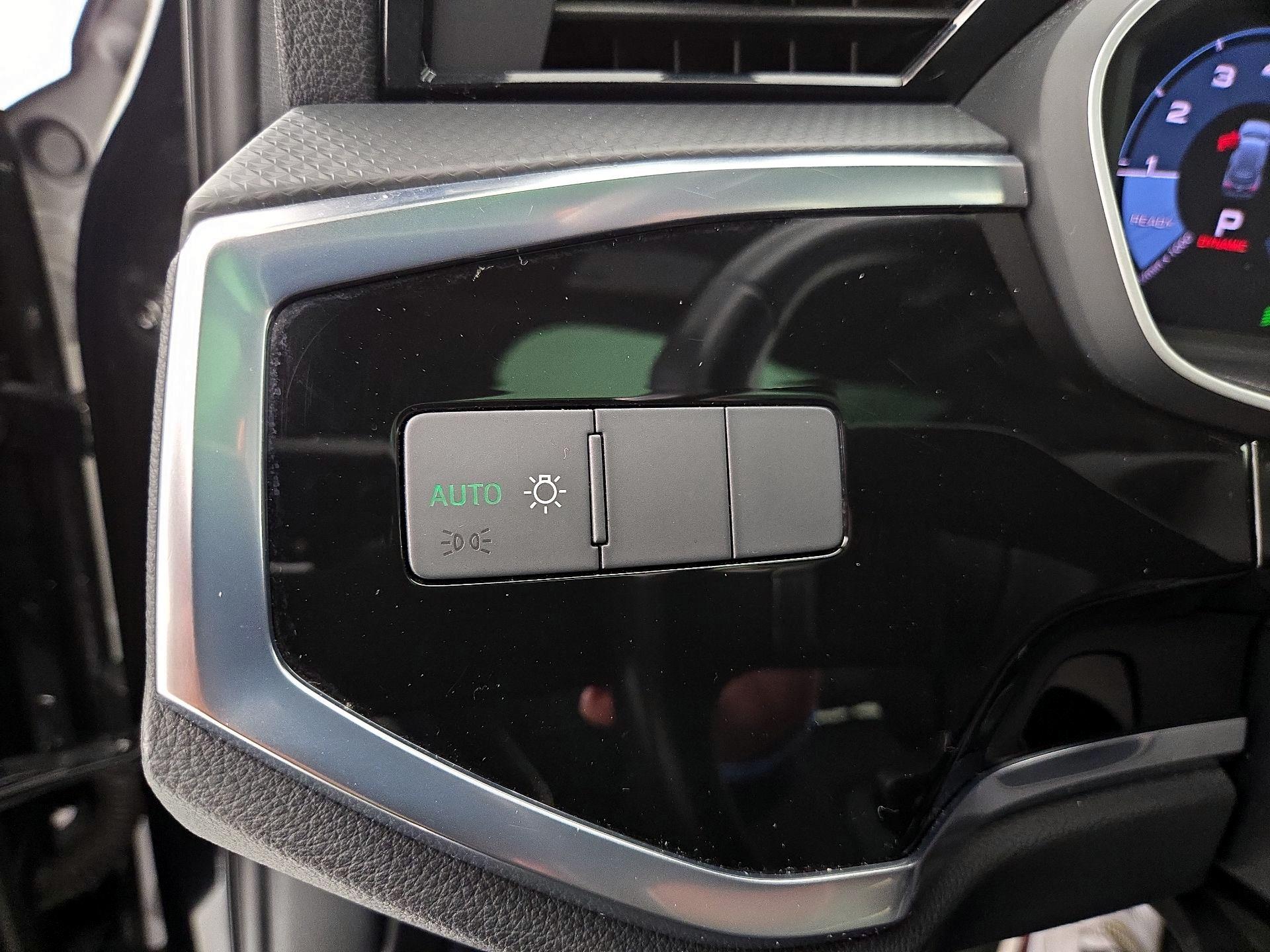 Thumbnail: 2021 Audi Q3 - 13