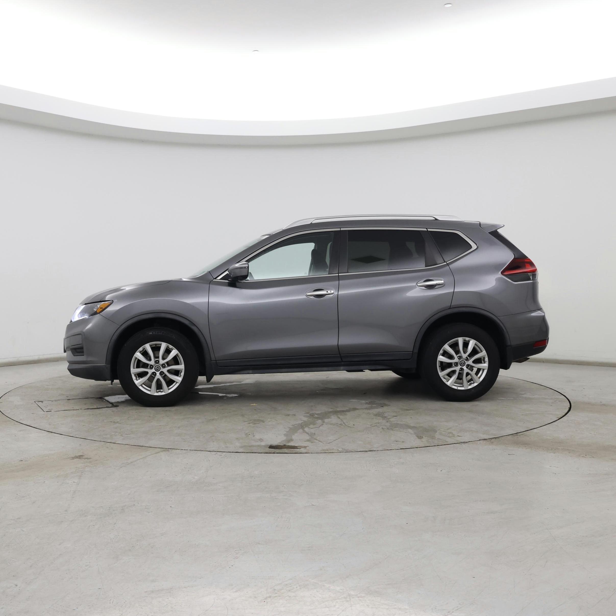 Thumbnail: 2018 Nissan Rogue - 3