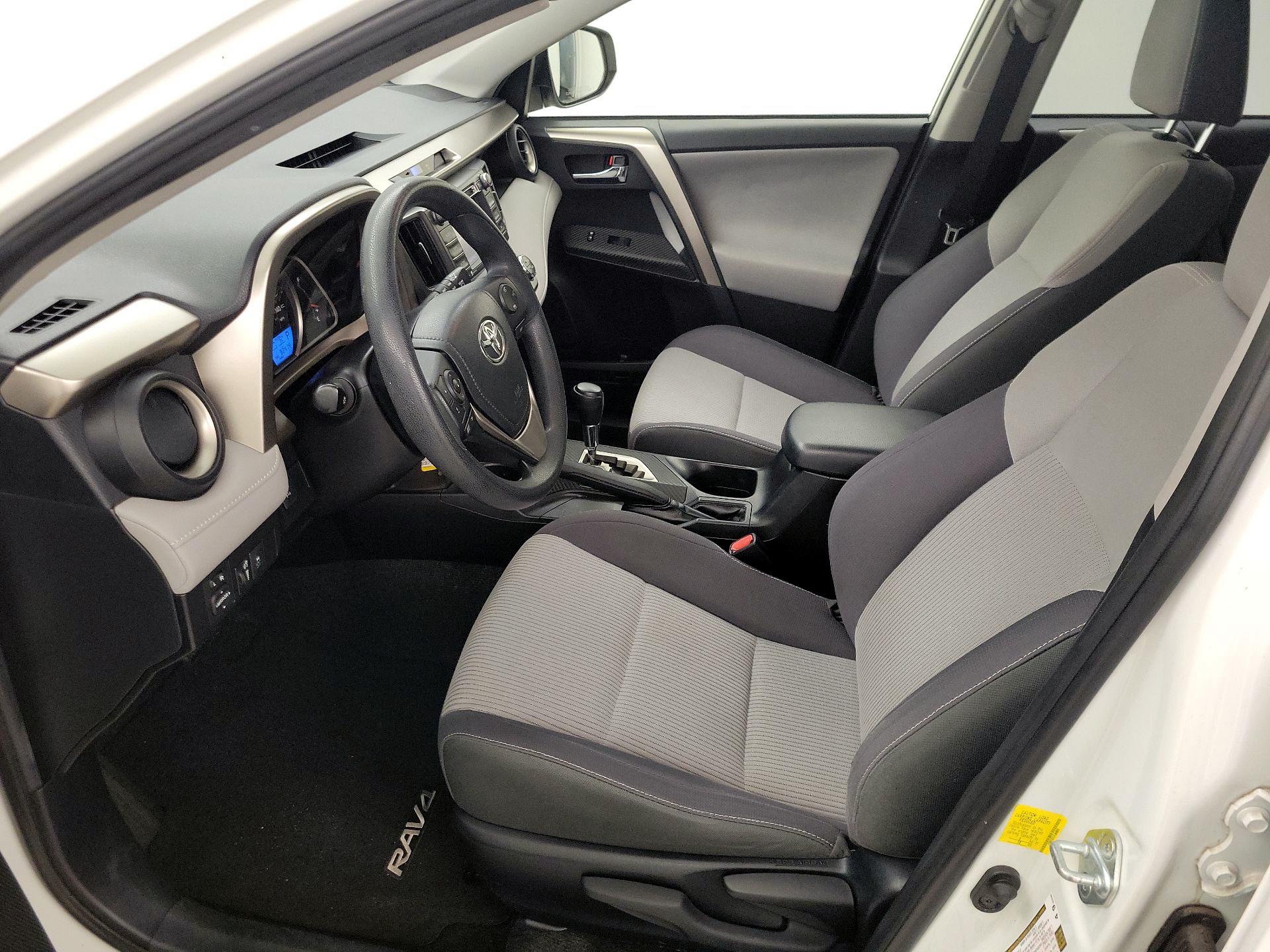 Thumbnail: 2015 Toyota RAV4 - 11