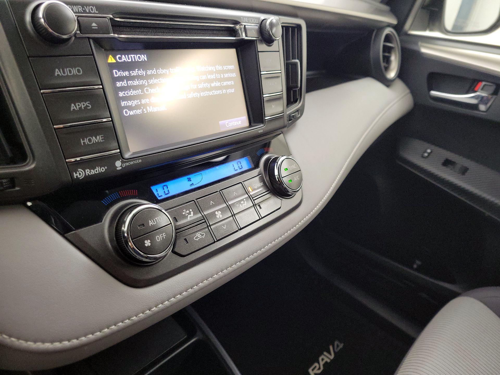Thumbnail: 2015 Toyota RAV4 - 16