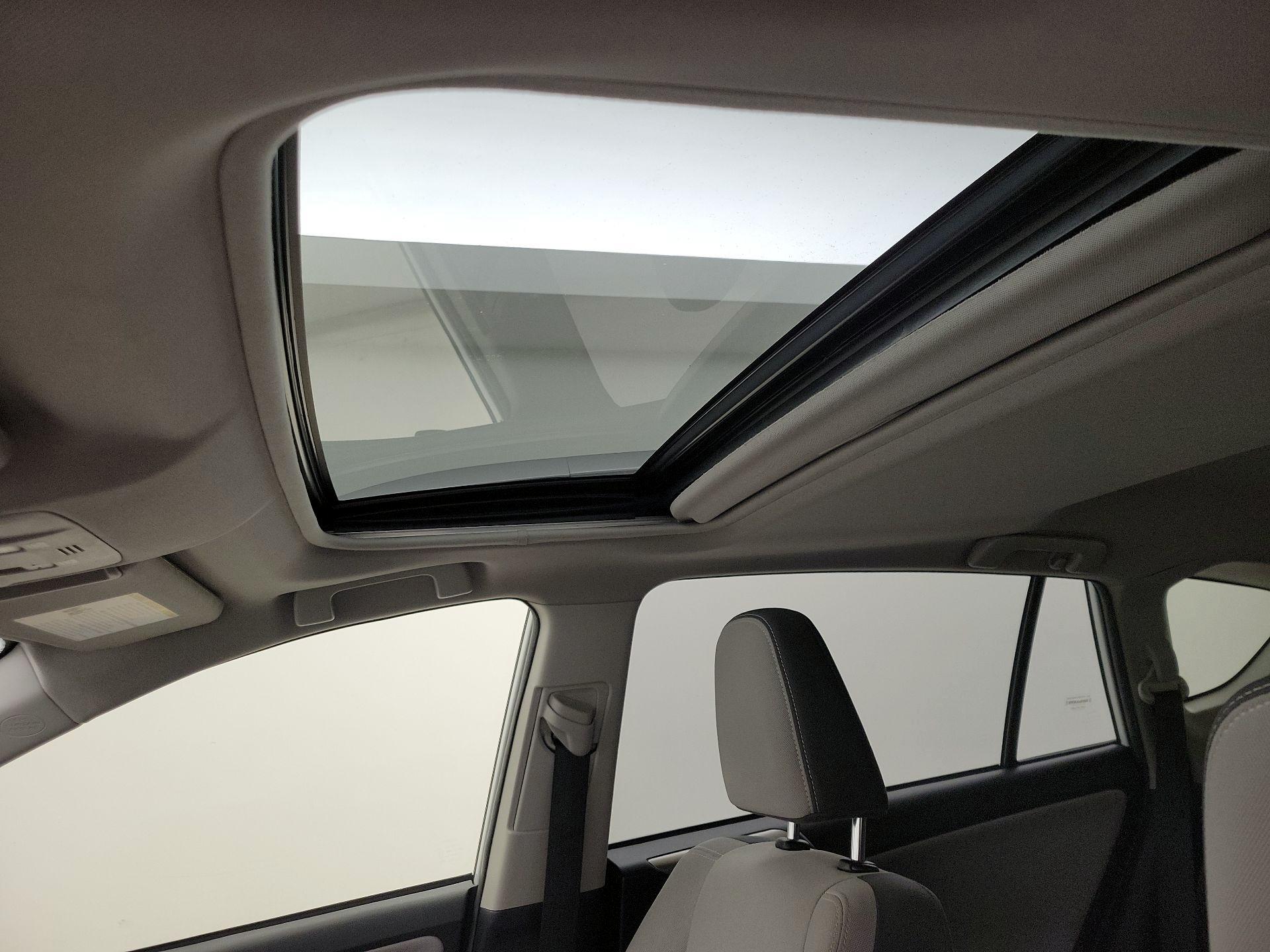 Thumbnail: 2015 Toyota RAV4 - 19