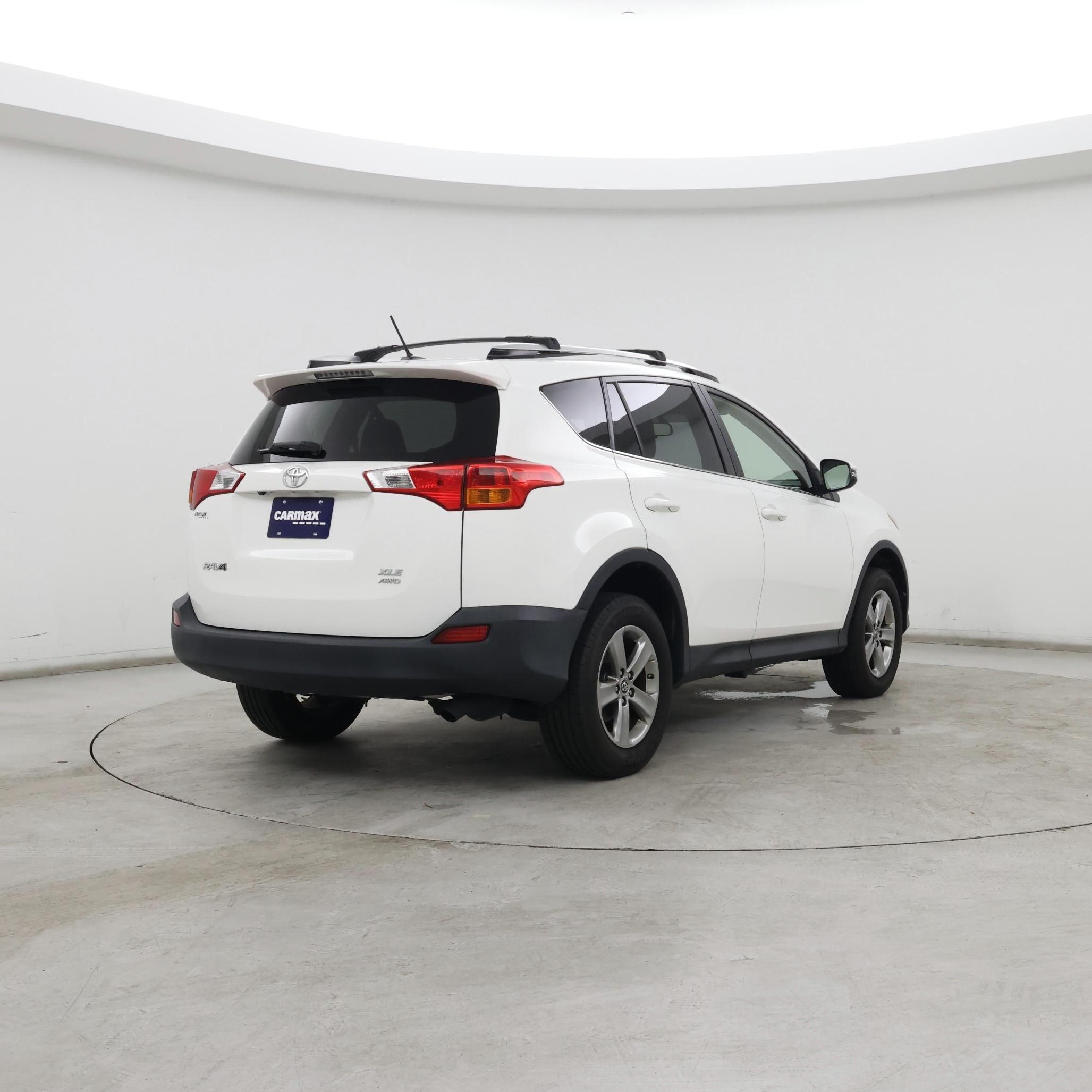 Thumbnail: 2015 Toyota RAV4 - 8