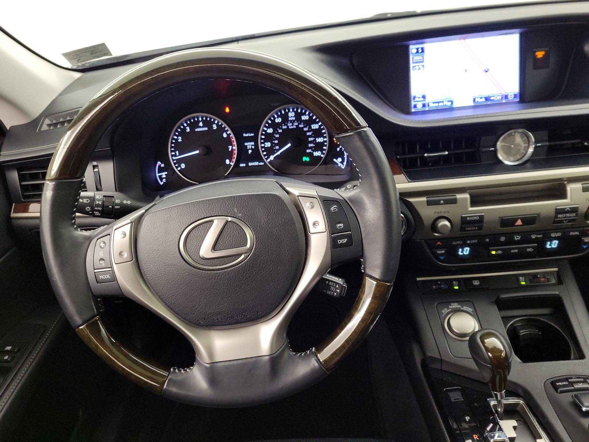 Thumbnail: 2013 Lexus ES - 10