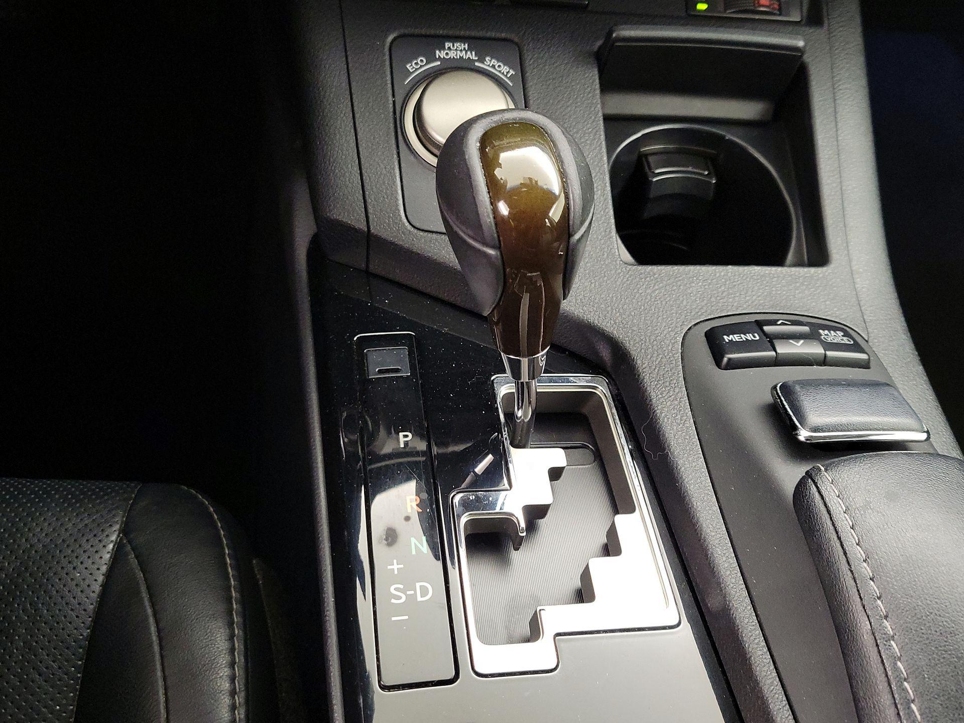 Thumbnail: 2013 Lexus ES - 18