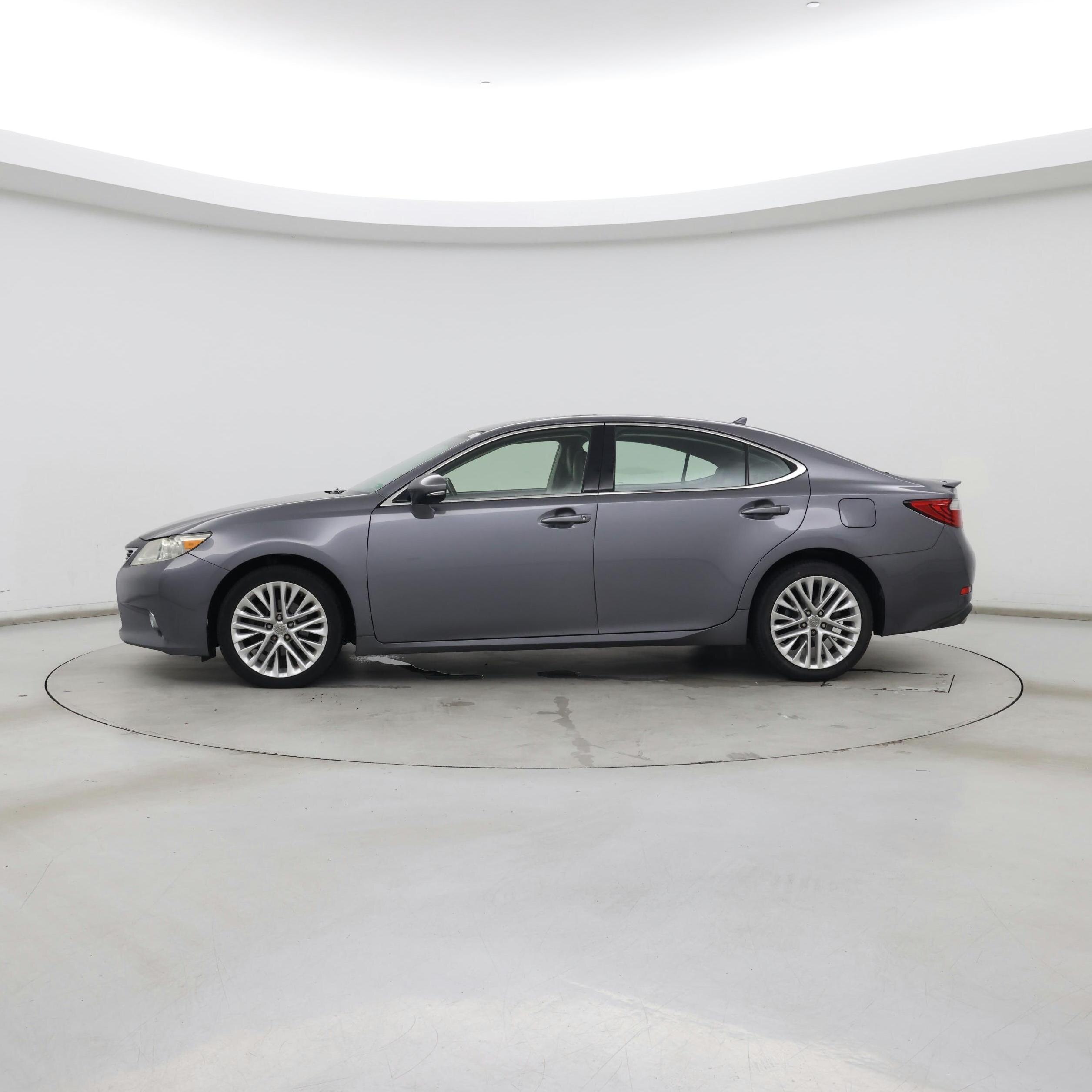 Thumbnail: 2013 Lexus ES - 3
