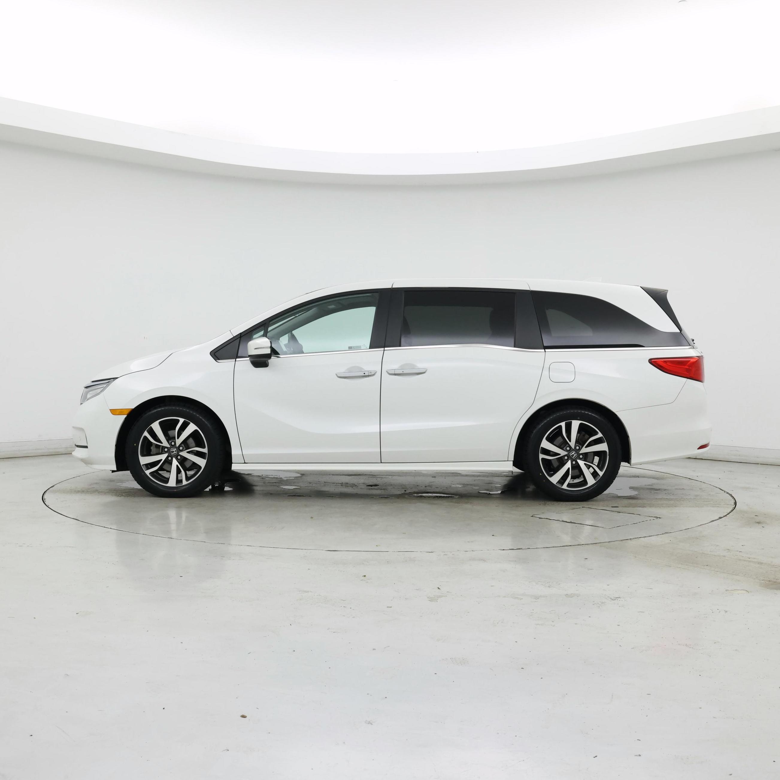 Thumbnail: 2023 Honda Odyssey - 3