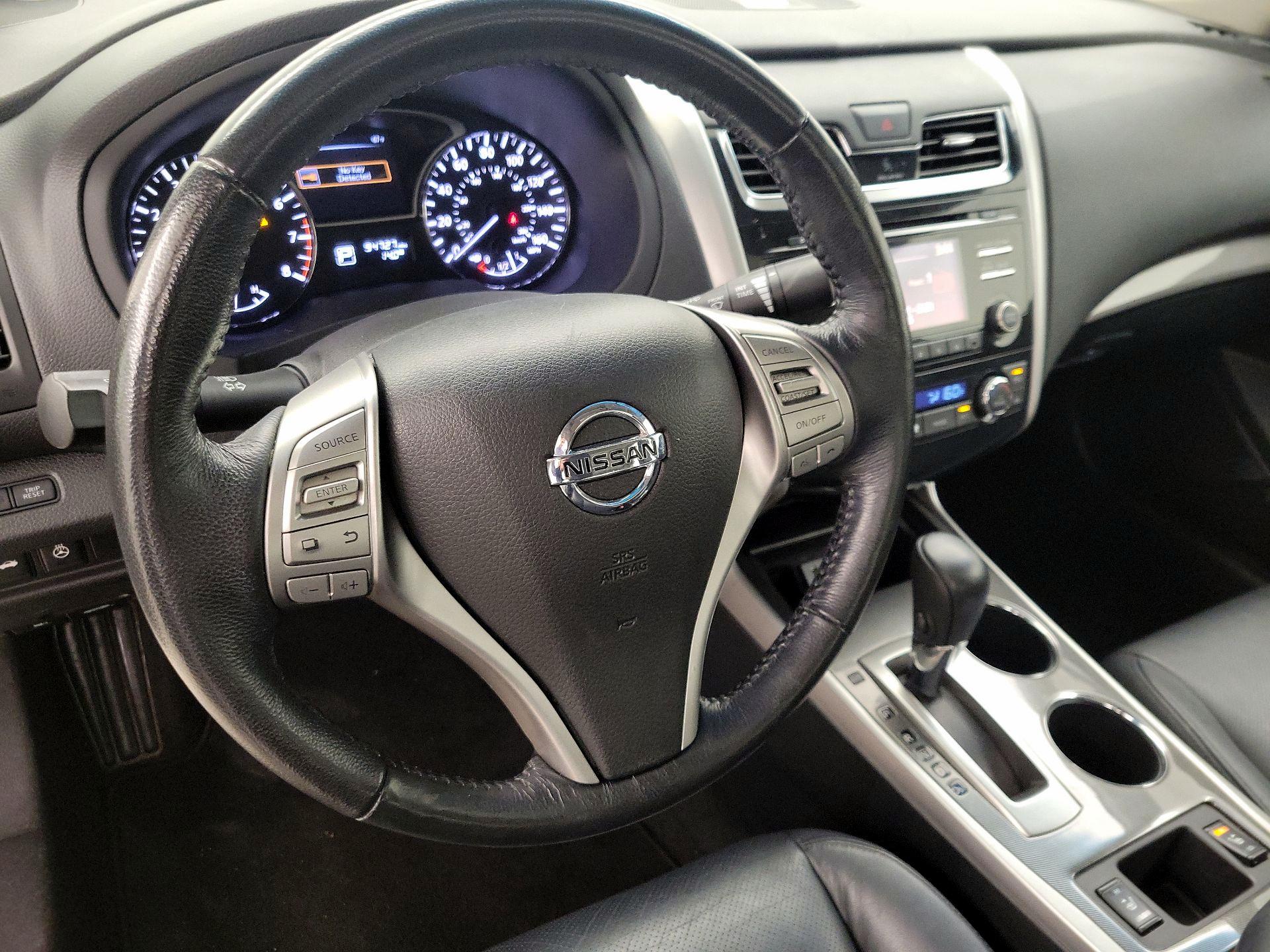 Thumbnail: 2013 Nissan Altima - 10