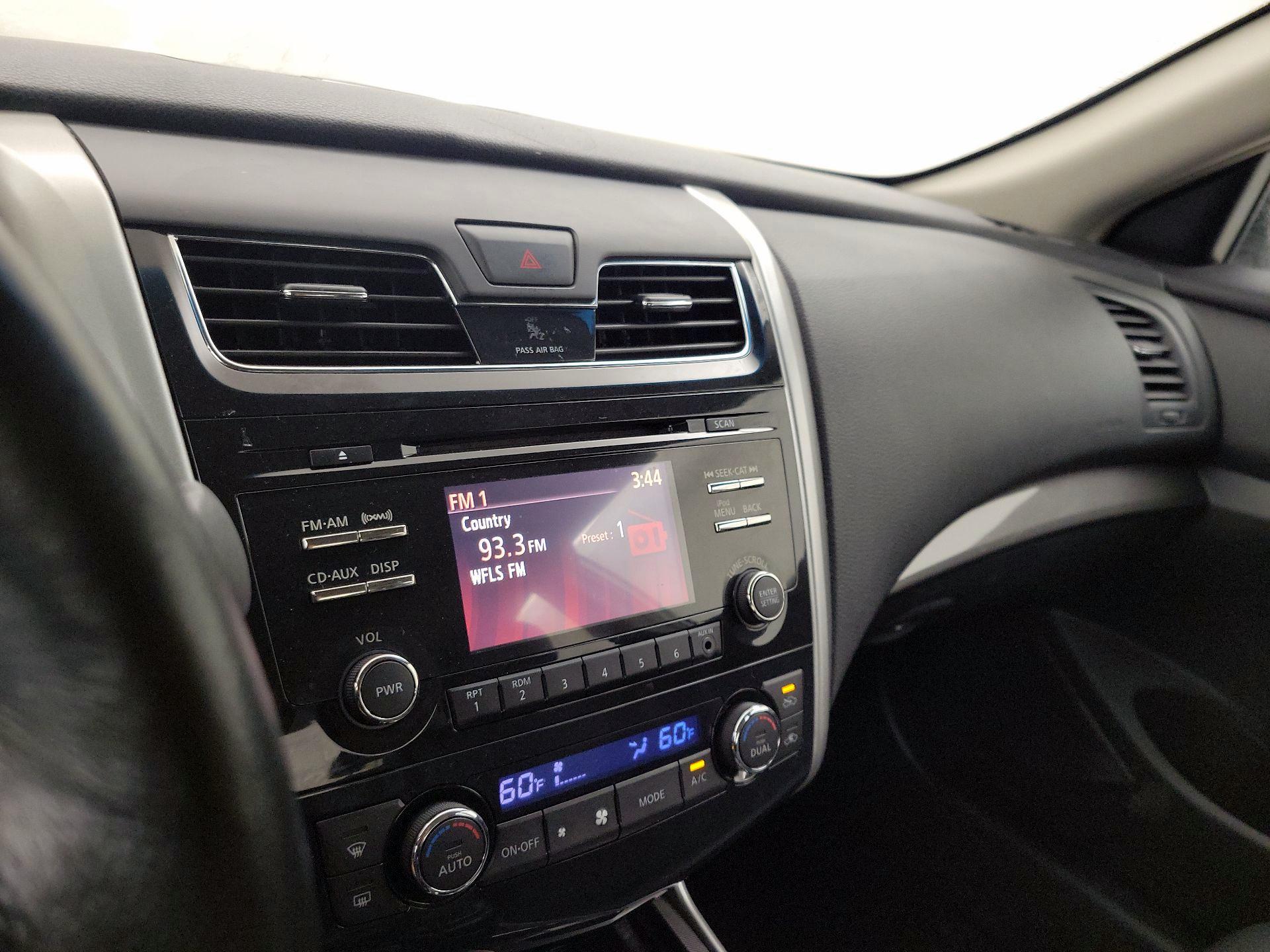 Thumbnail: 2013 Nissan Altima - 15