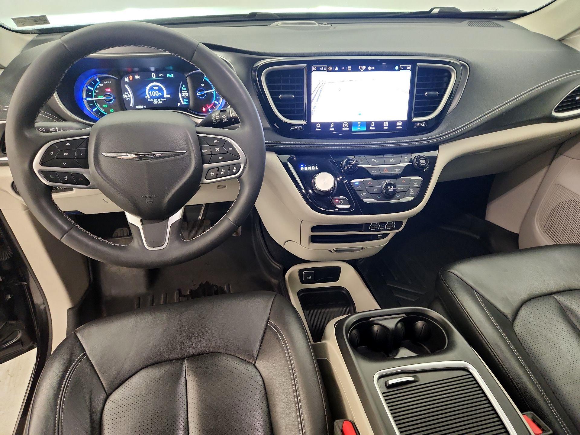Thumbnail: 2022 Chrysler Pacifica - 9