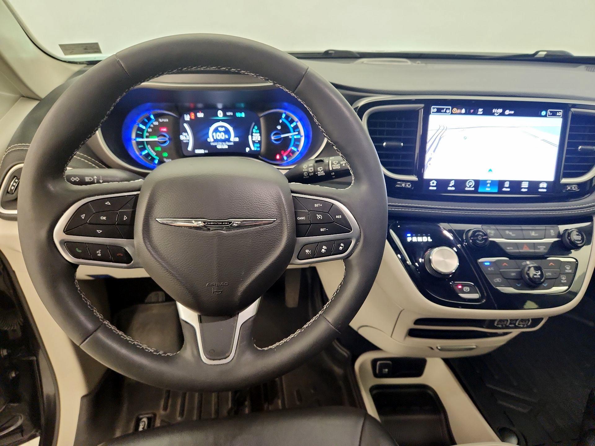 Thumbnail: 2022 Chrysler Pacifica - 10