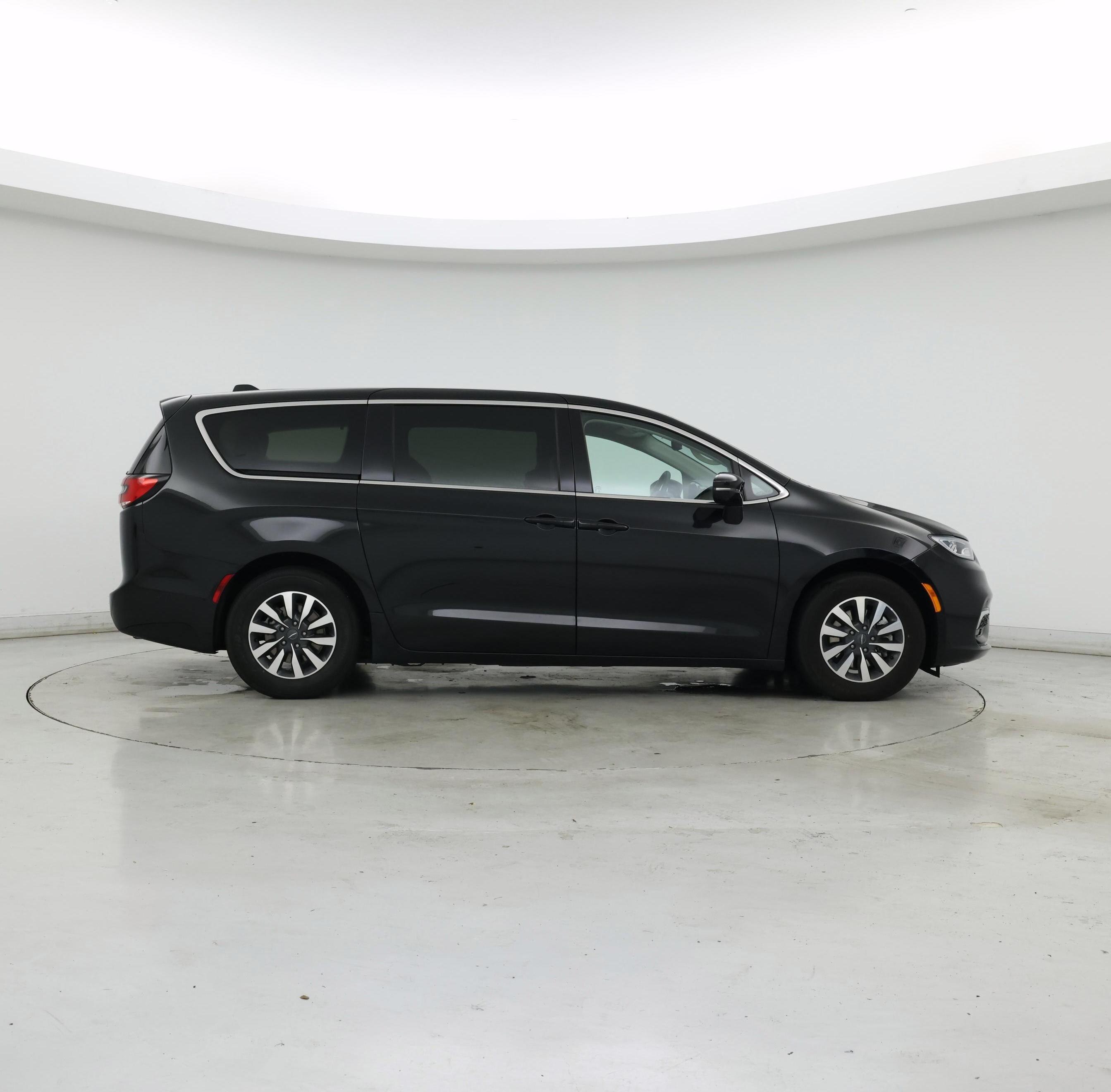 Thumbnail: 2022 Chrysler Pacifica - 7