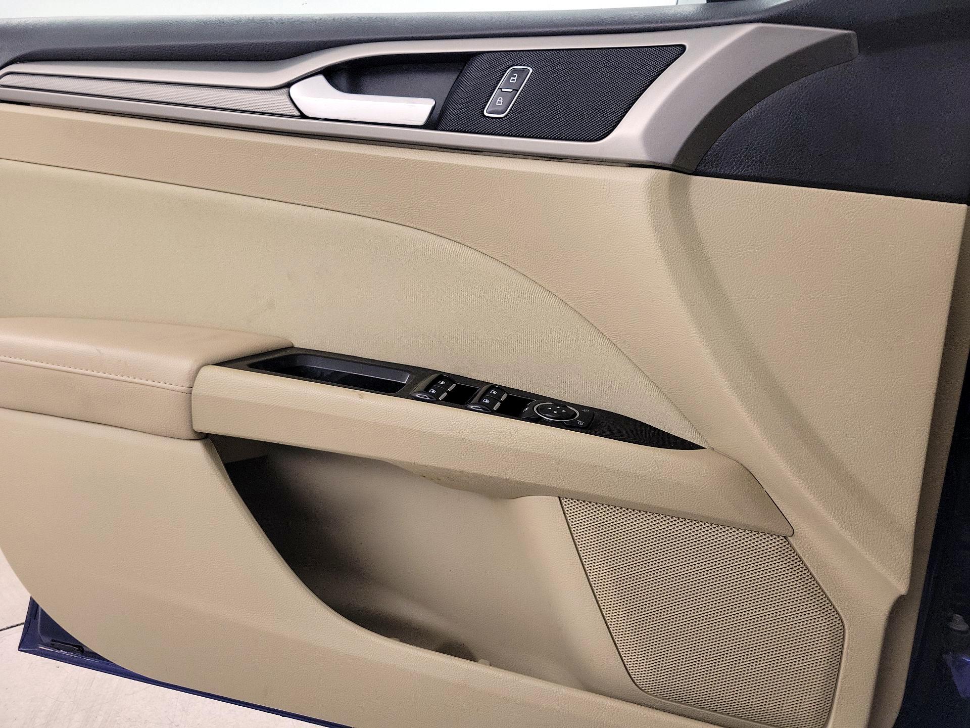 Thumbnail: 2014 Ford Fusion - 12