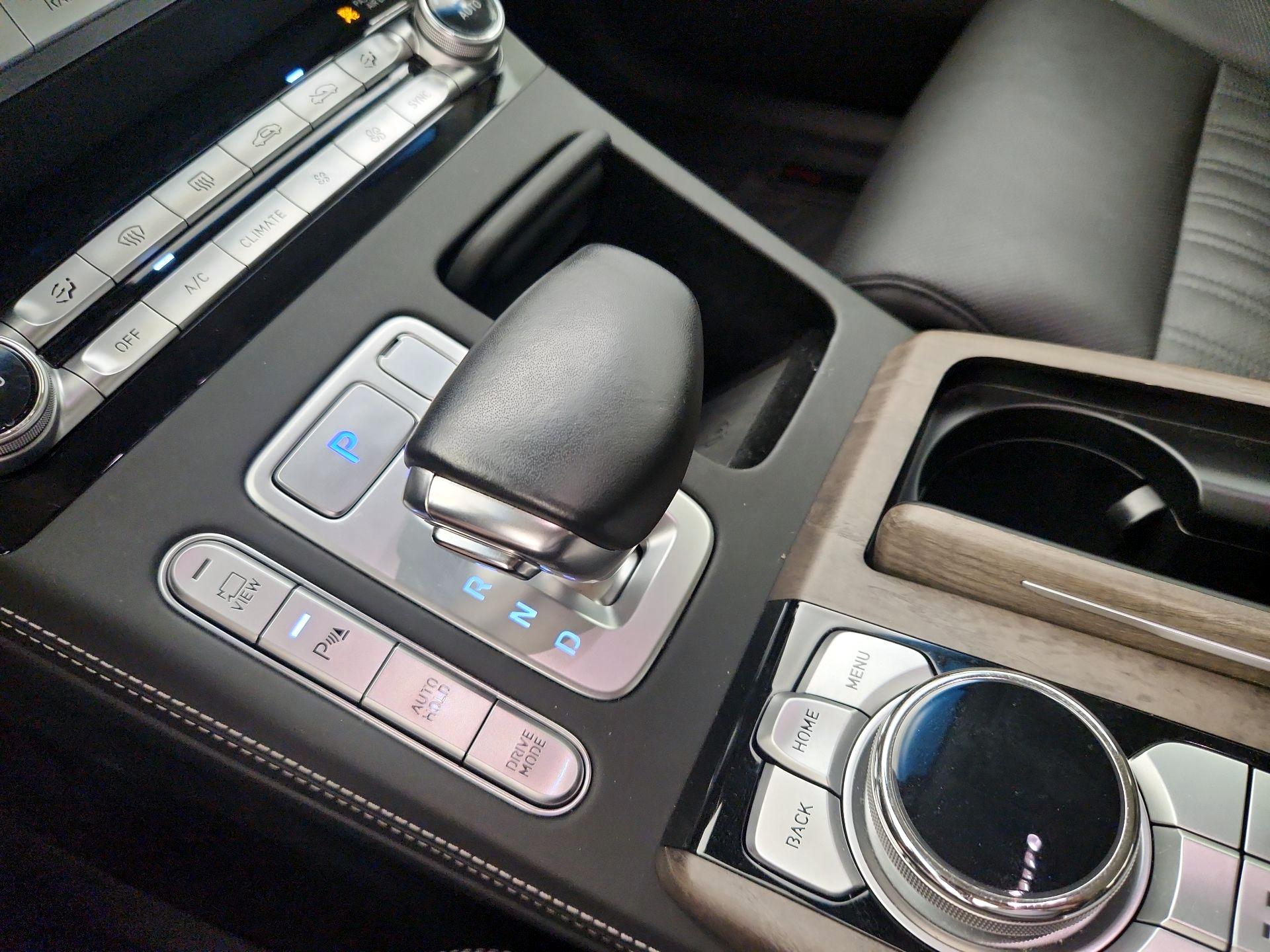 Thumbnail: 2021 Genesis G90 - 18