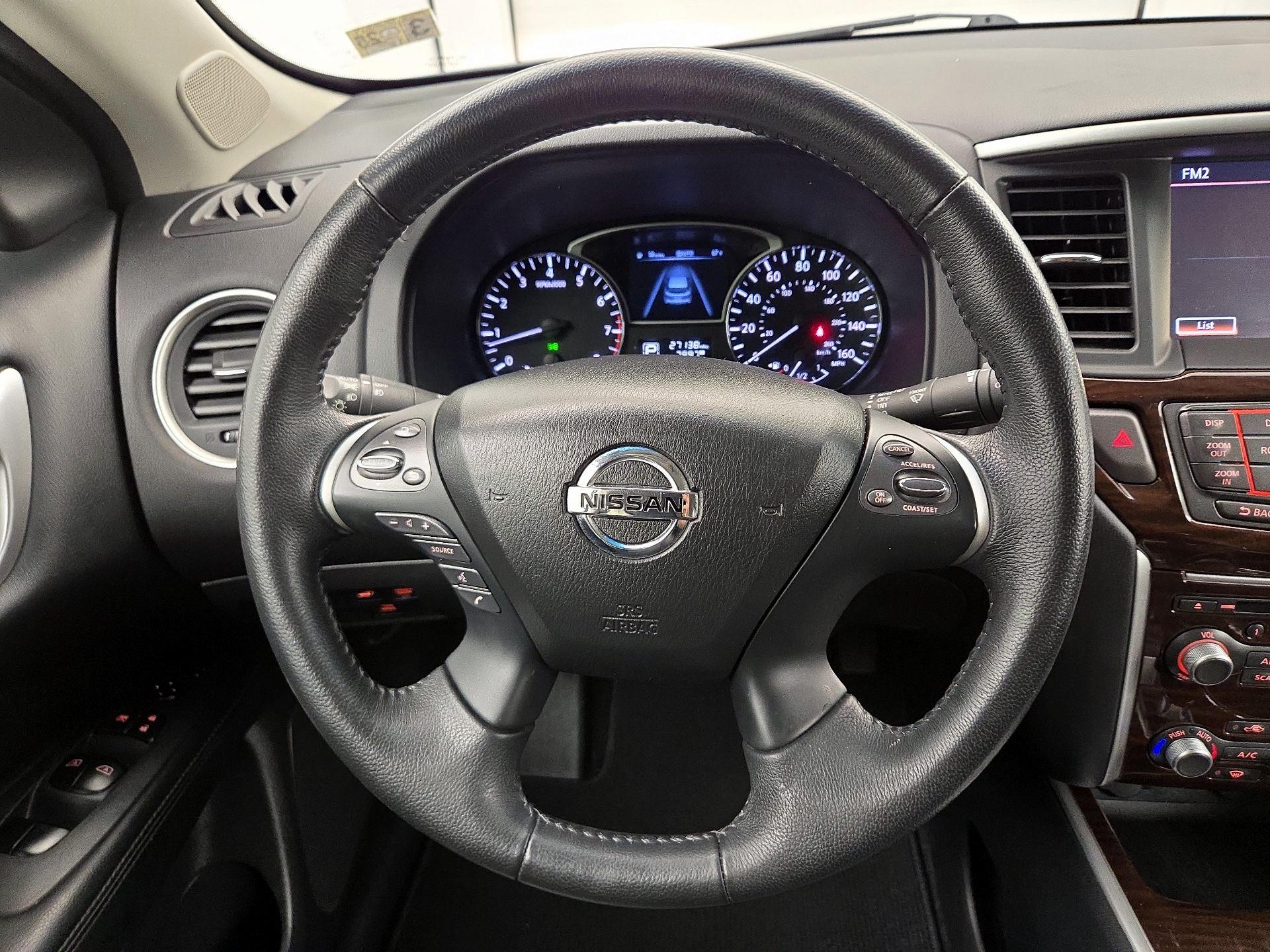 Thumbnail: 2014 Nissan Pathfinder - 10