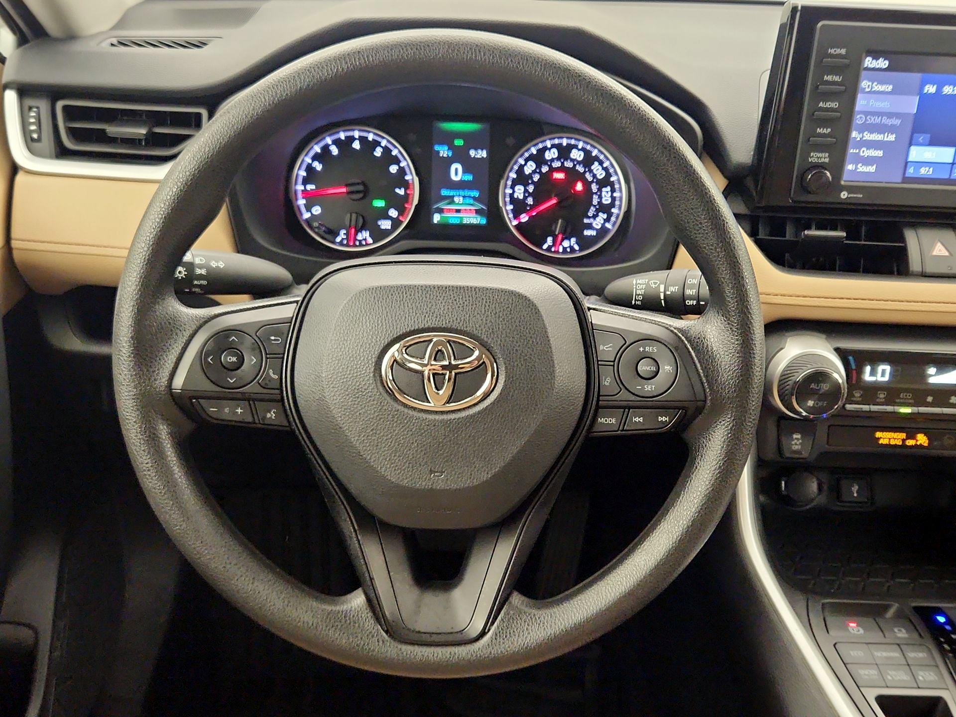 Thumbnail: 2022 Toyota RAV4 - 10